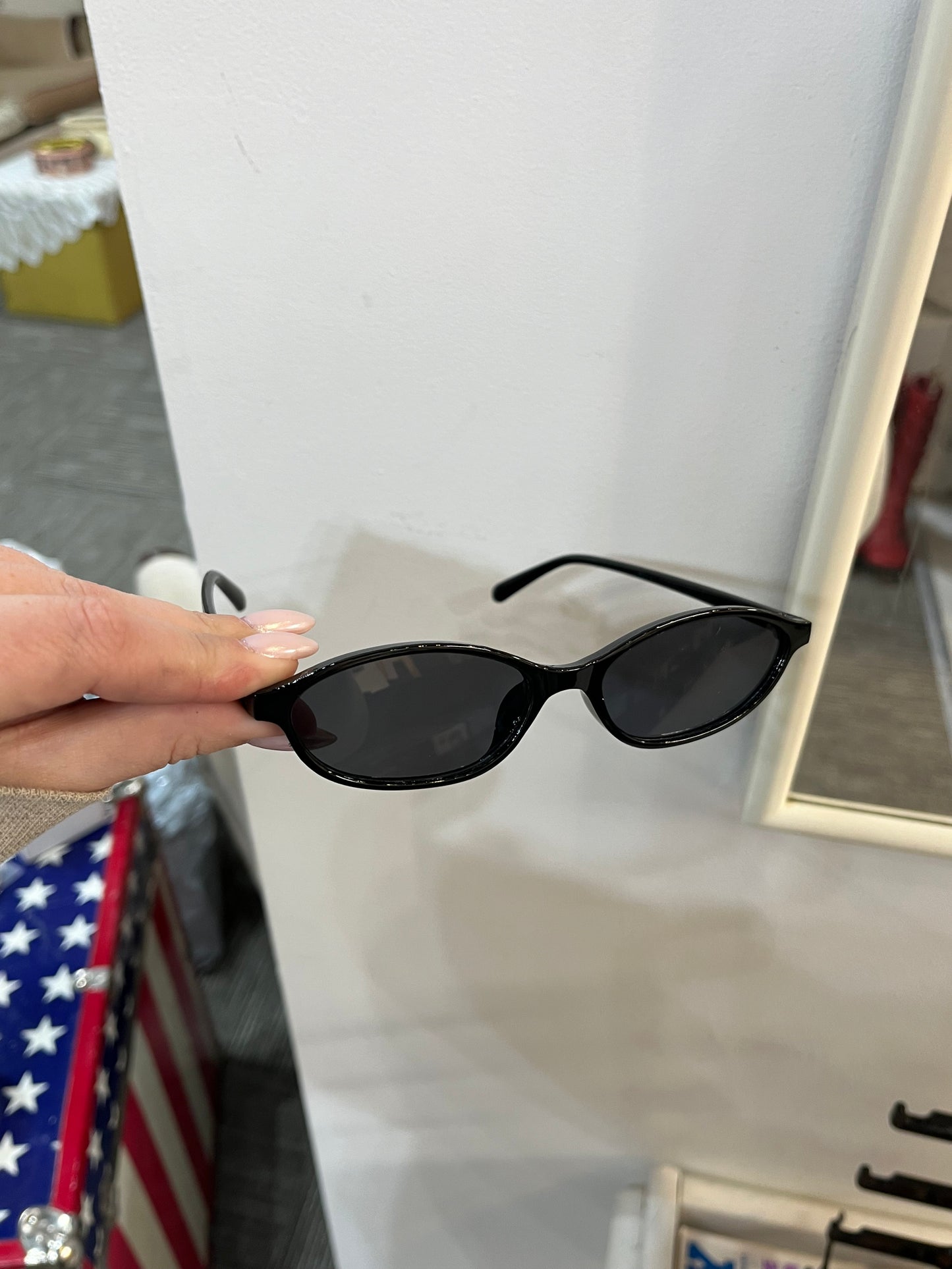 Sunnies - 90s Style Small Frame