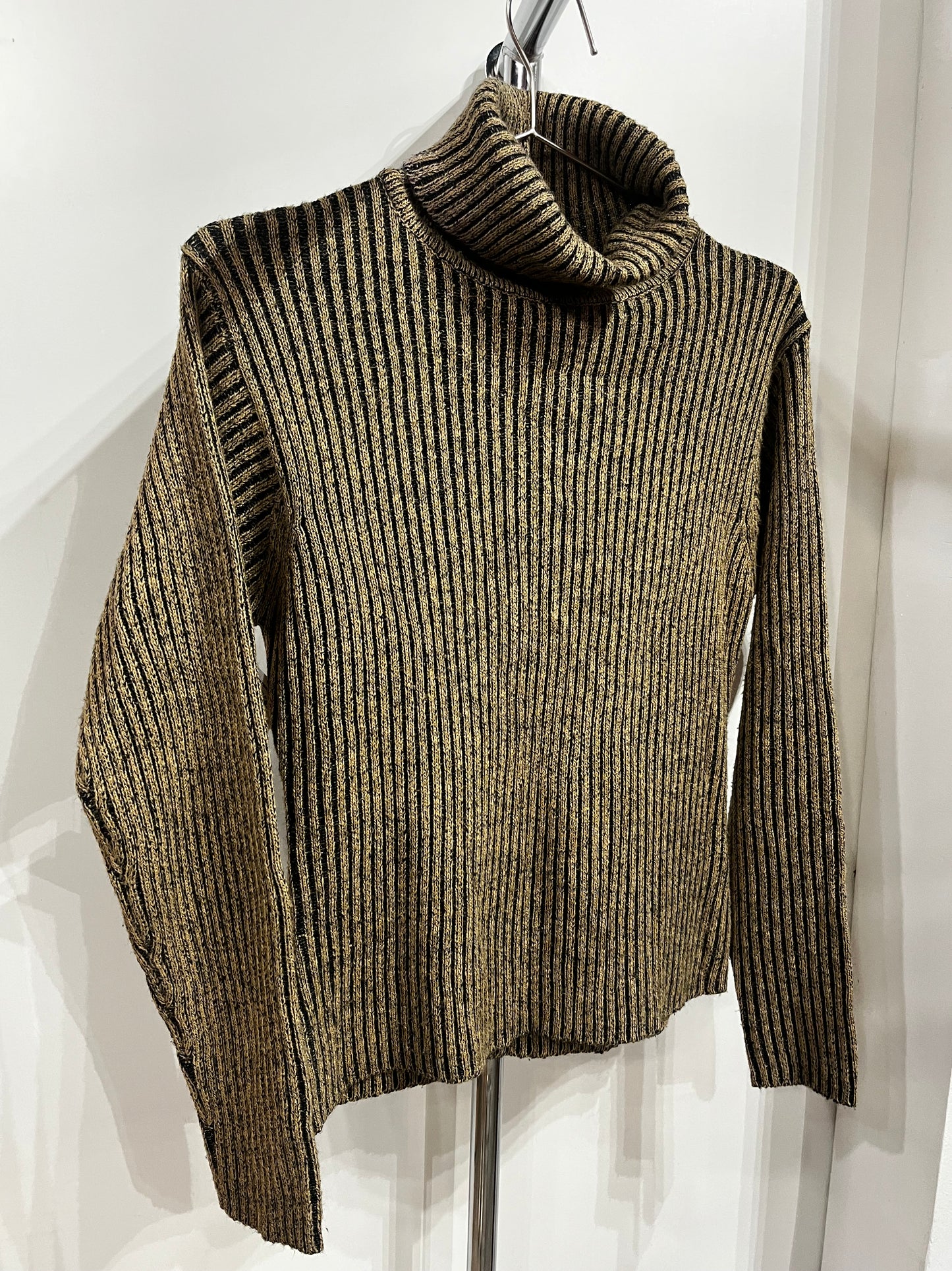 M - A00 Y2K Ribbed Knit Turtleneck Sweater