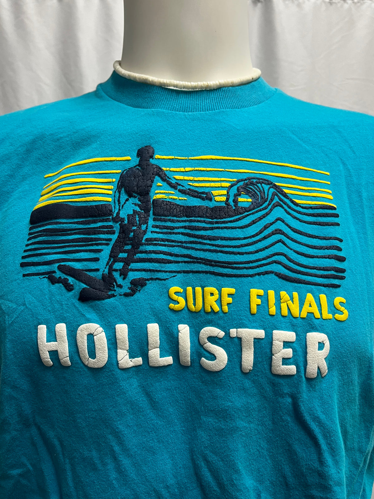 M - Hollister Y2K Surf Graphic Tee