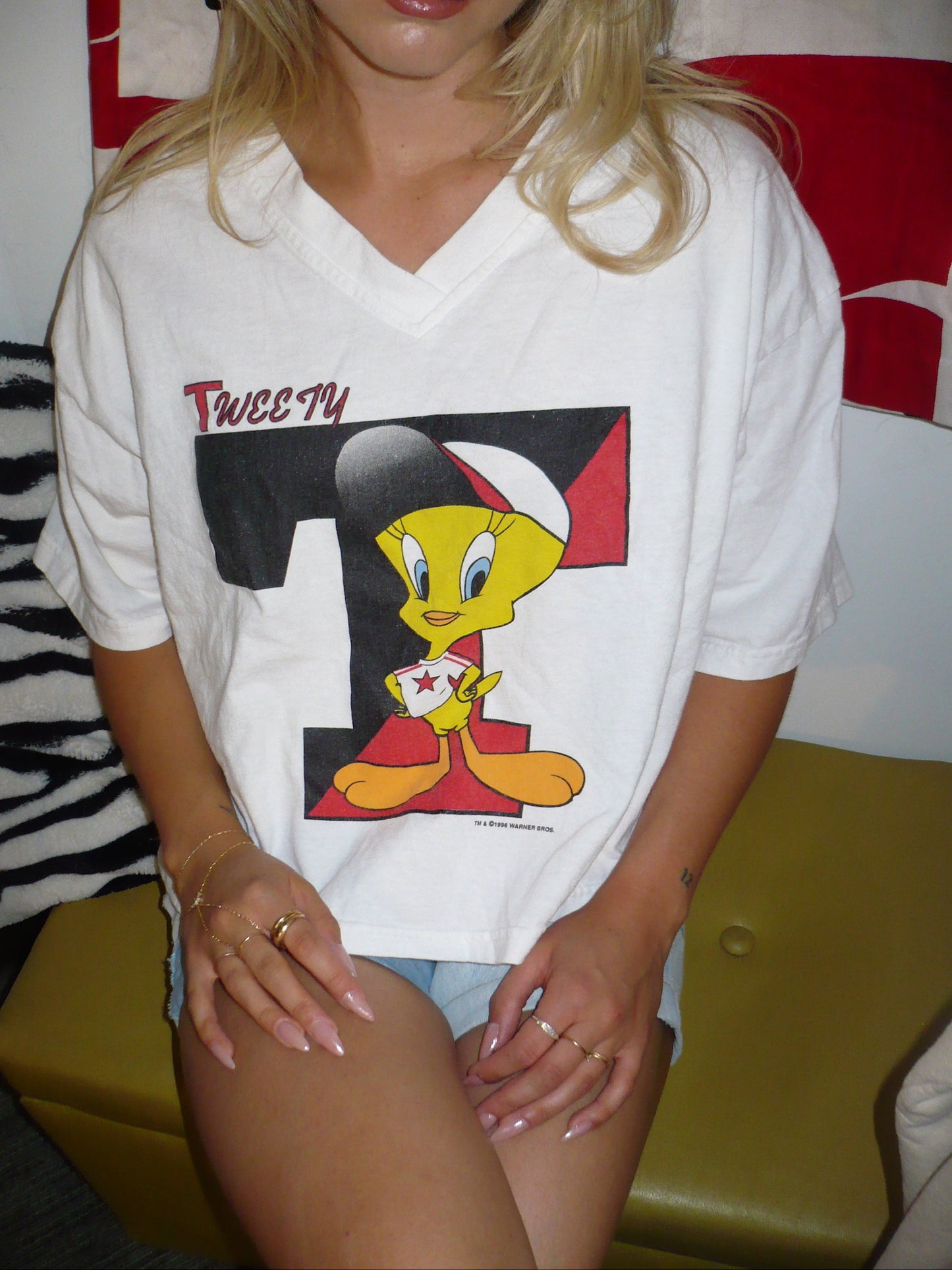 L/XL - 90s Looney Tunes Tweety Graphic Boxy Tee