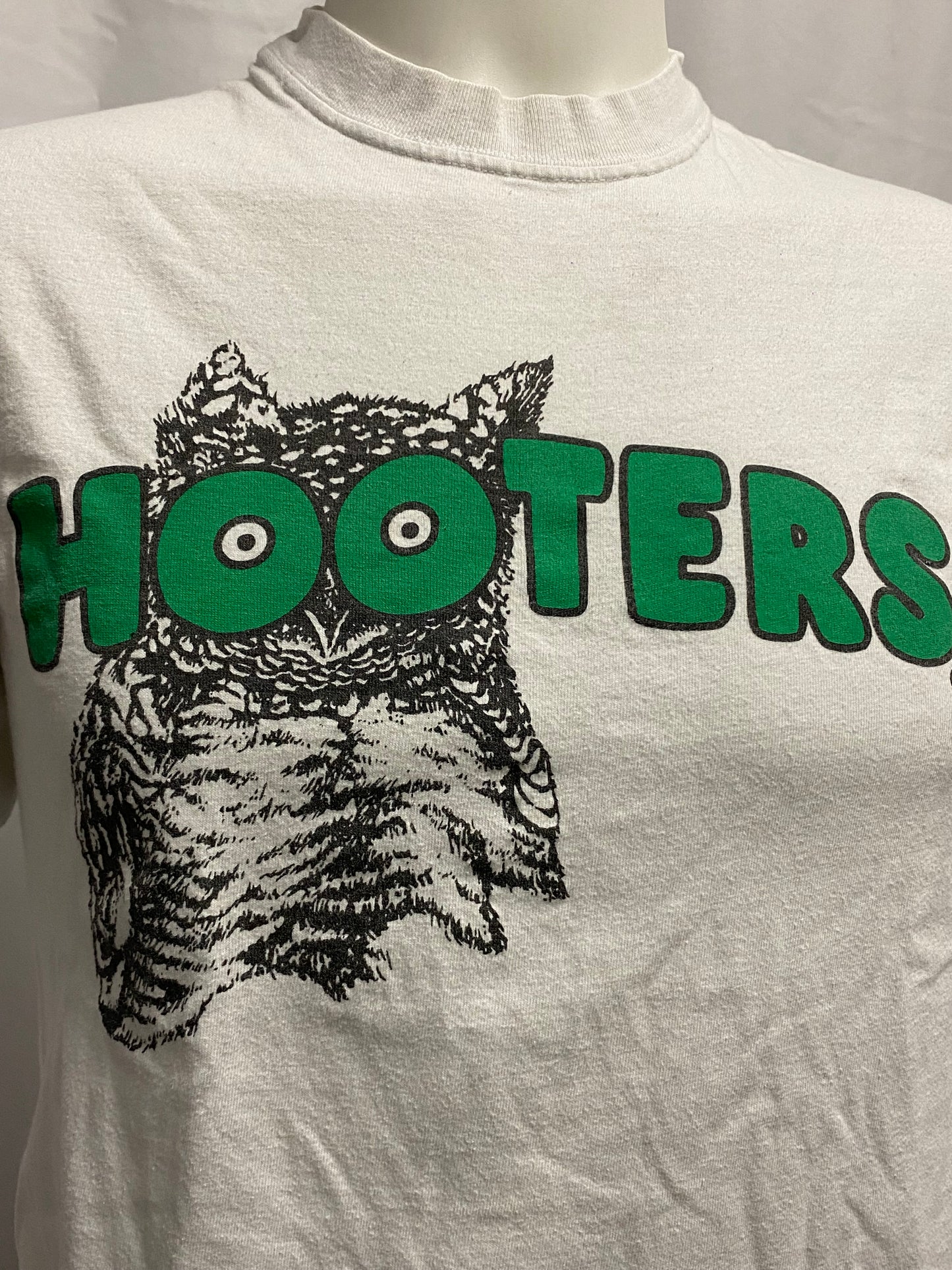 S/M - Hooters 90s Green Logo Tee