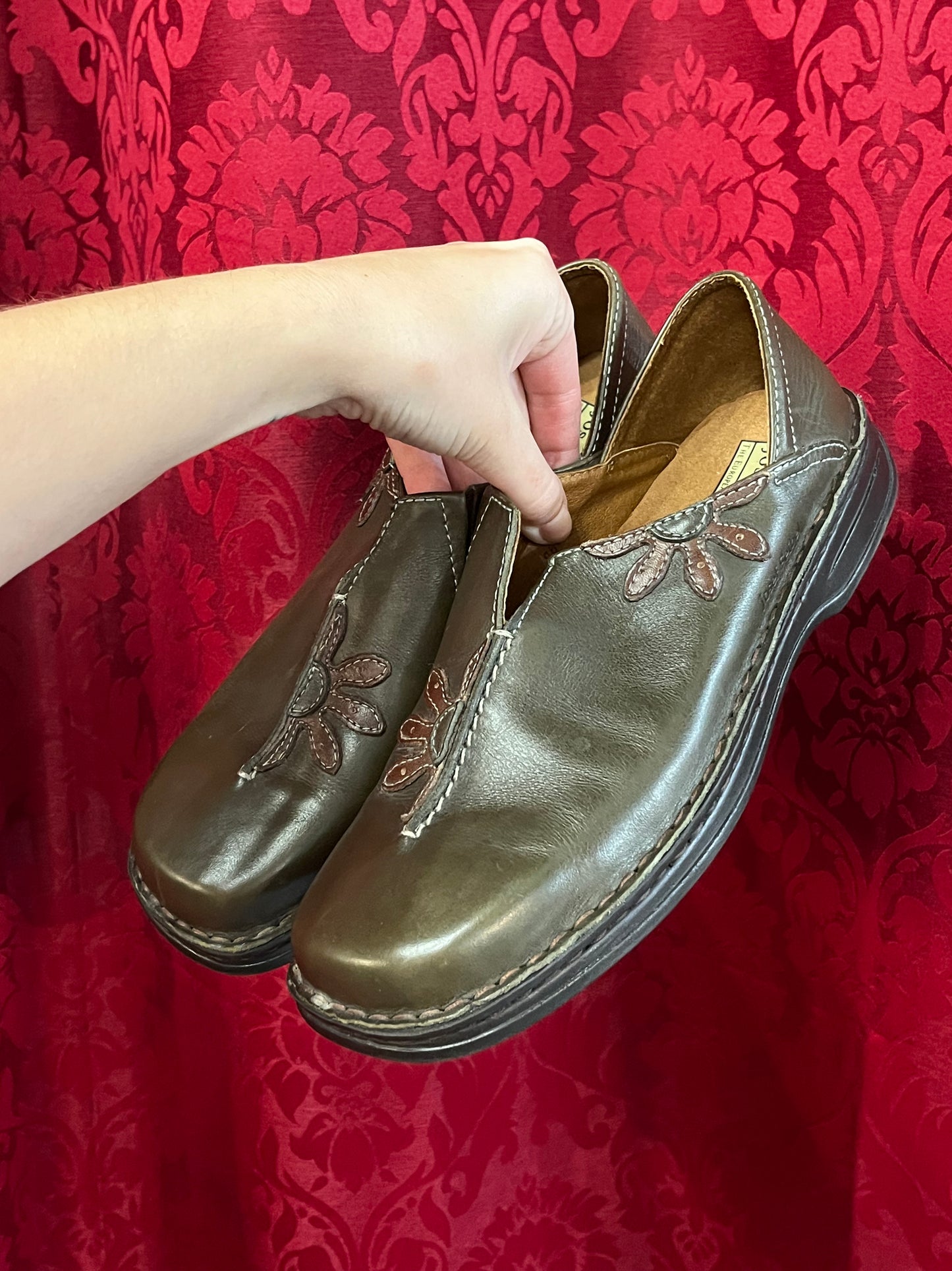 SZ 10 - Josef Seibel Flower Leather Shoes