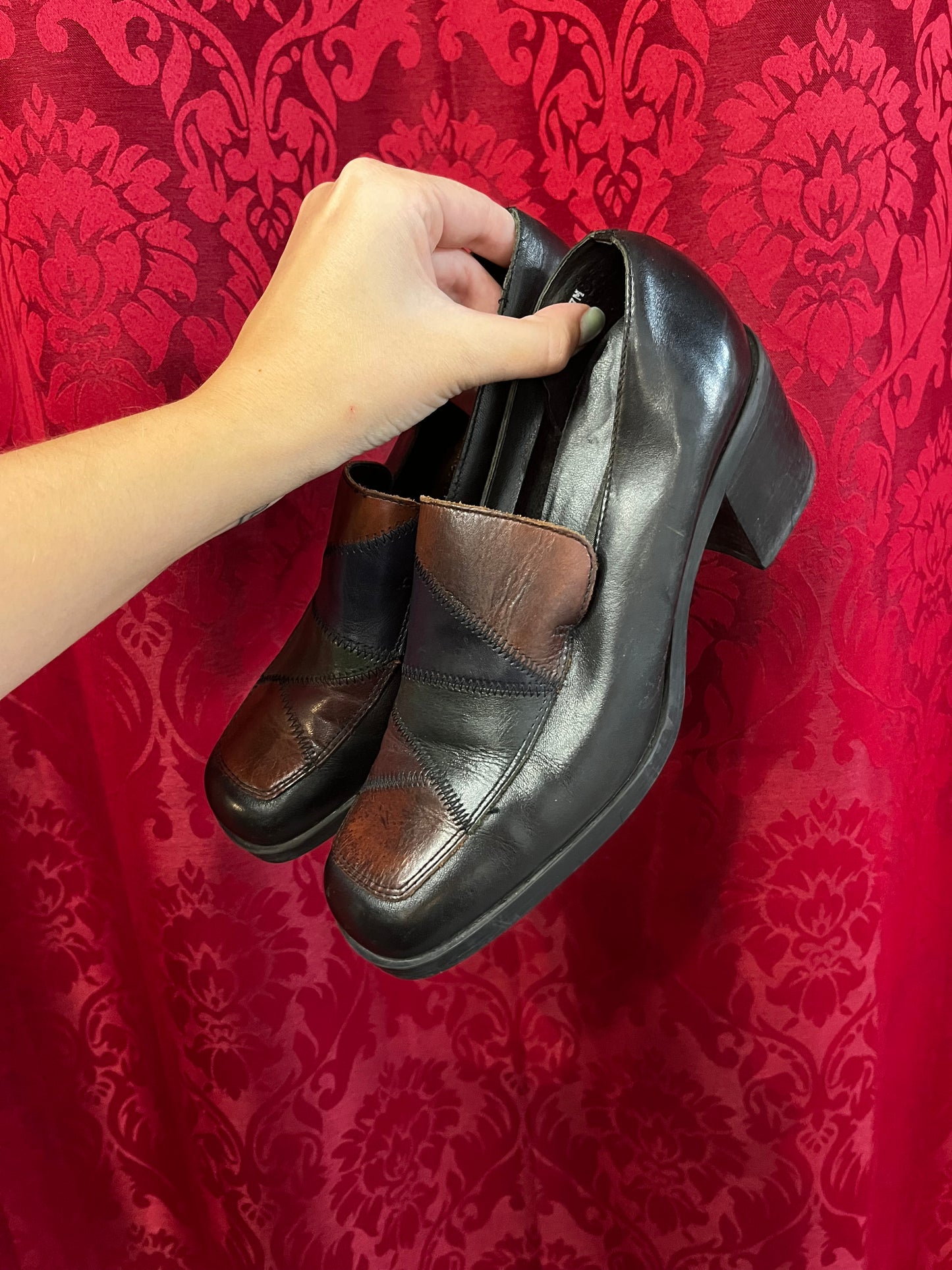 SZ 7 - Two Roads 90s Leather Heeled Loafer