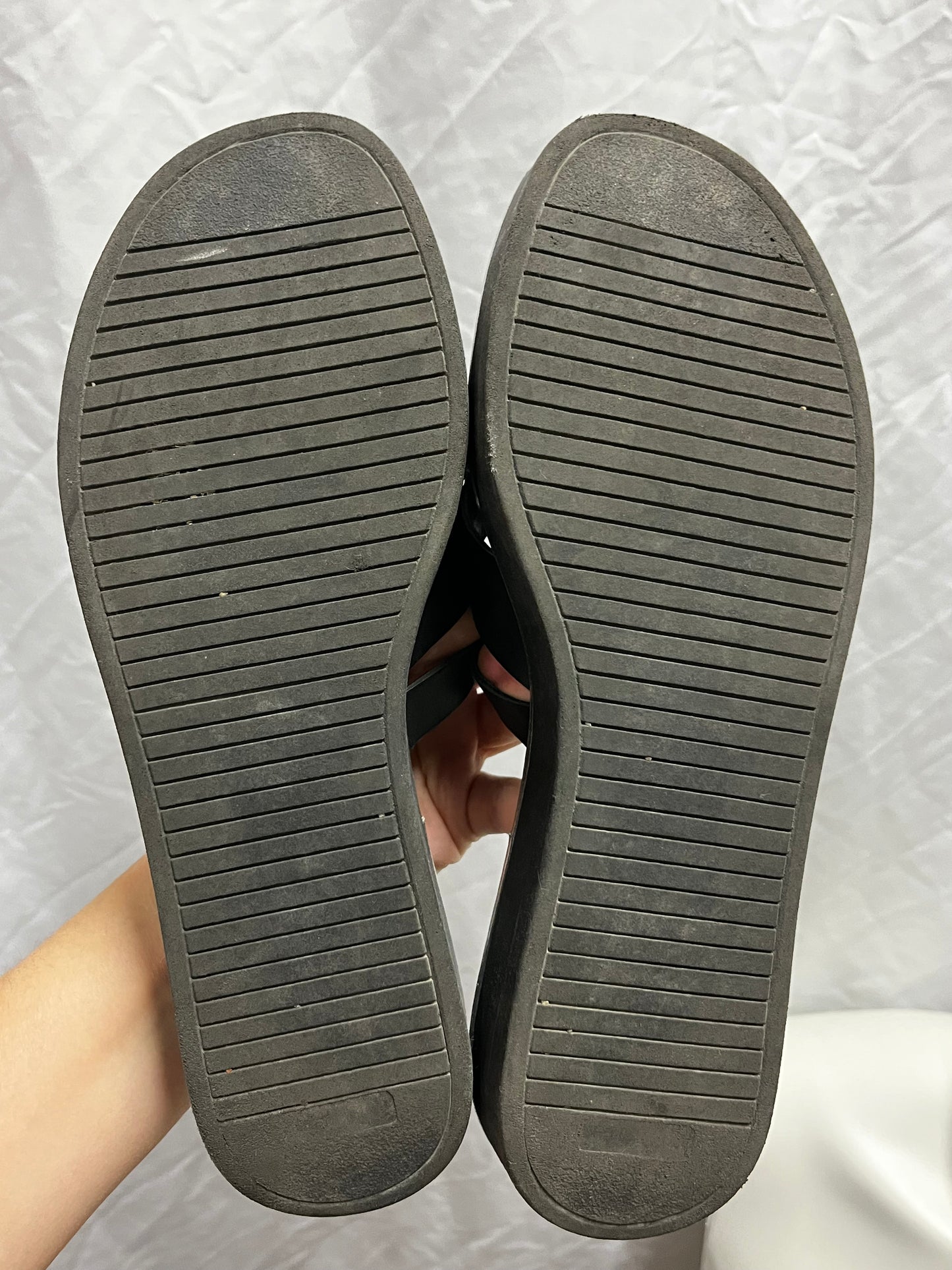 SZ 8 - Mila Paoli Grommet Detail Sandals