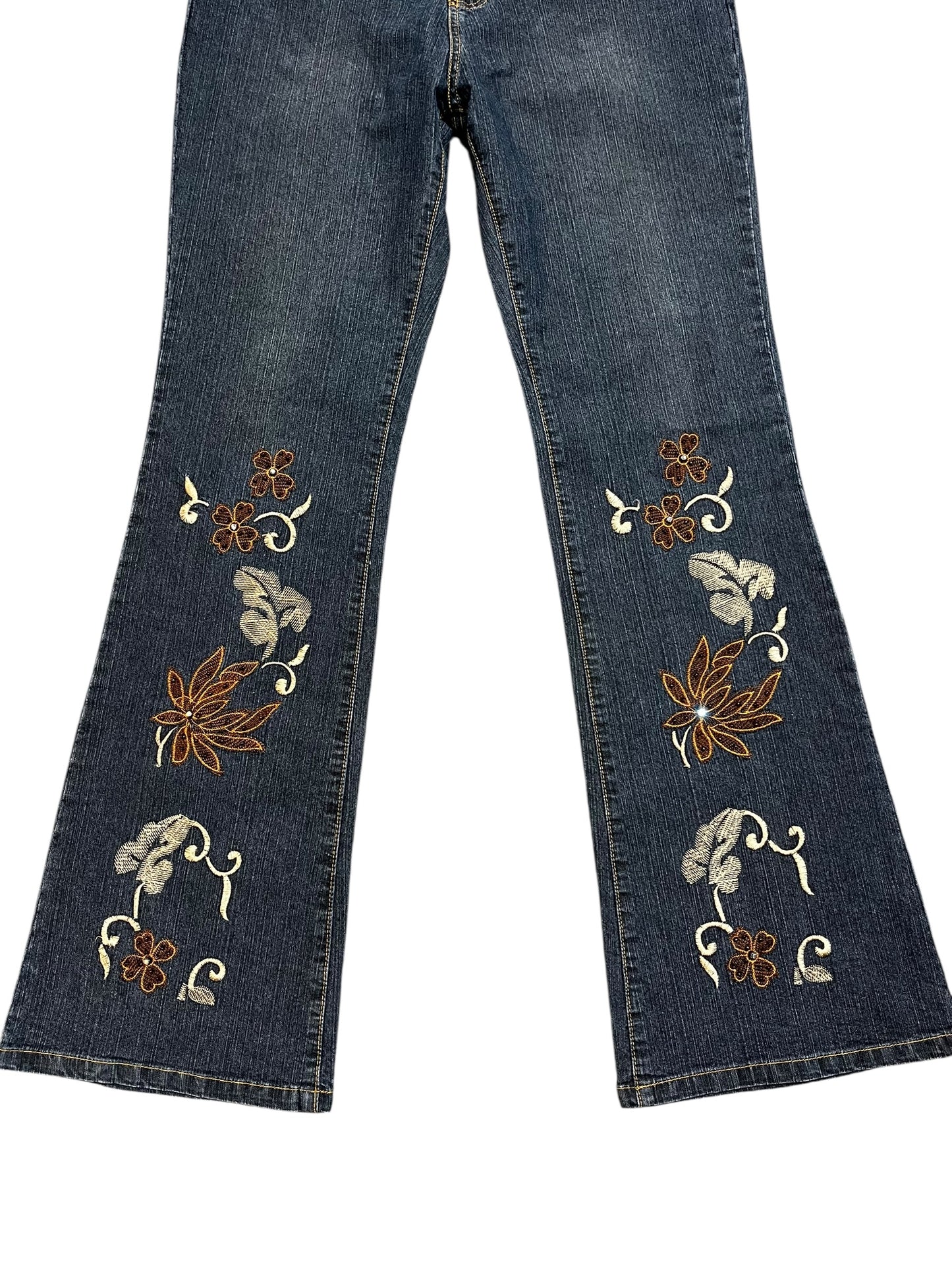 32" - Ms. Y2K Flower Embroidery Flared Jeans