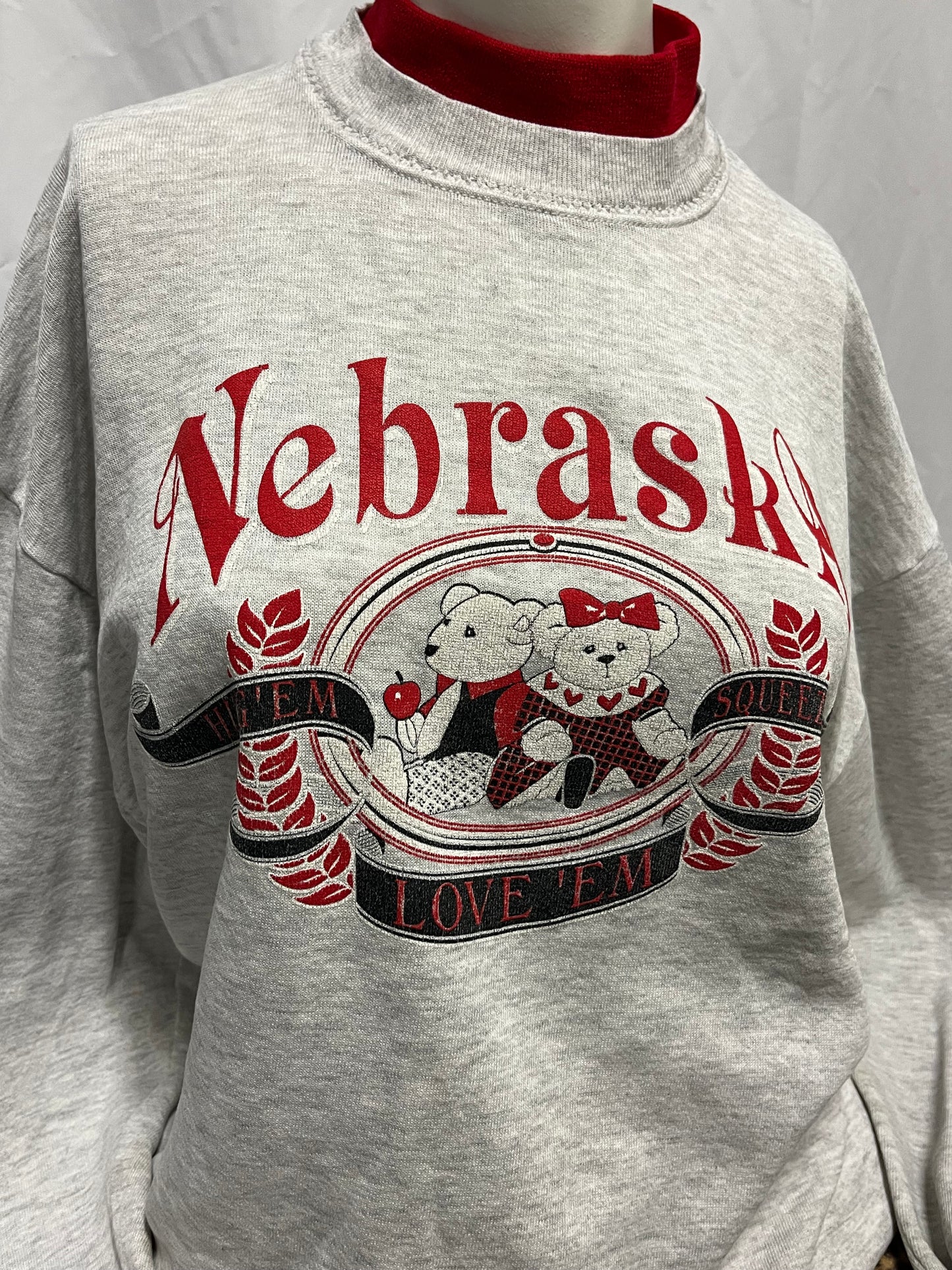 L - Nebraska Teddy Bear 90s College Sweatshirt