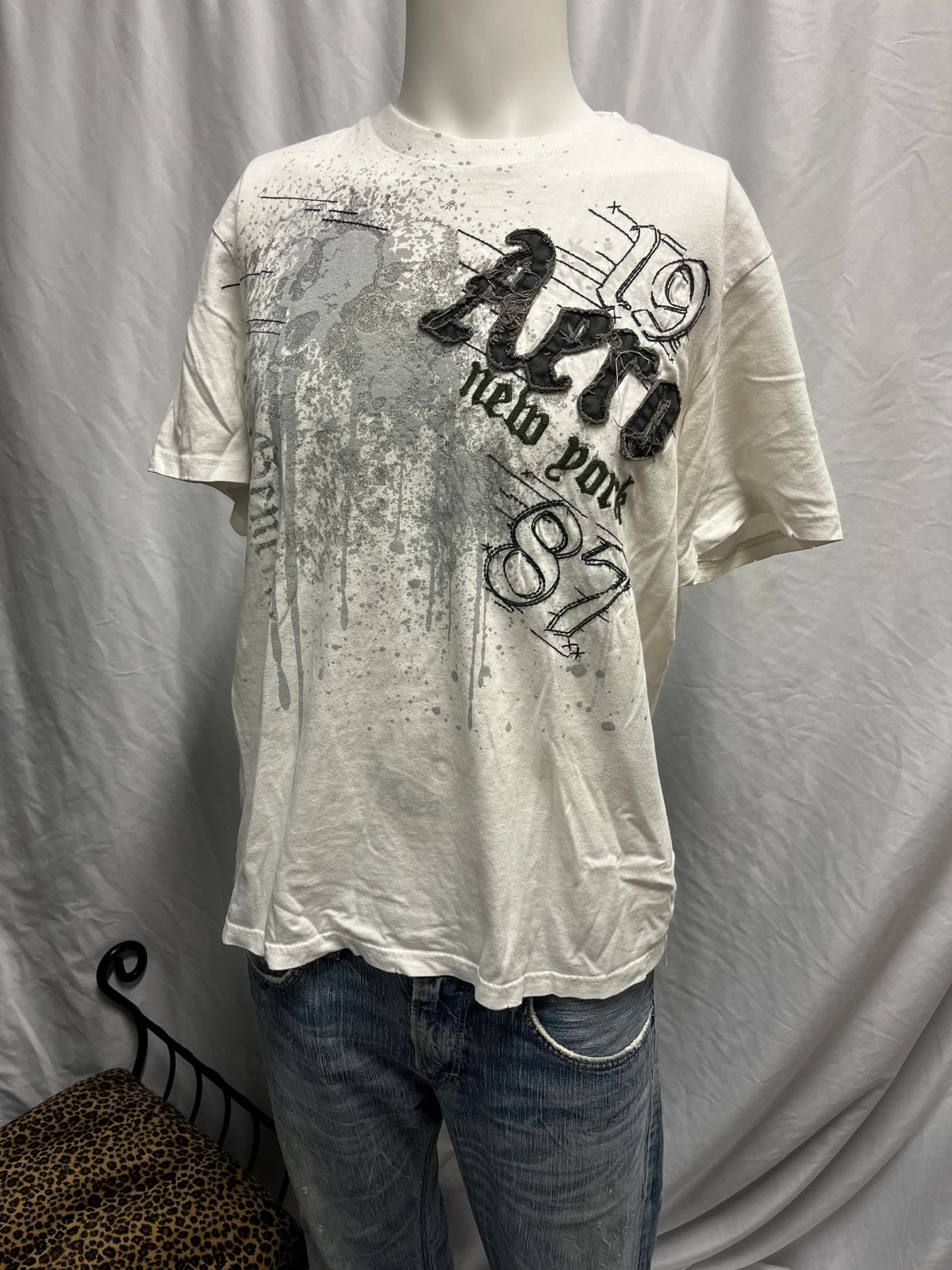 L - Aeropostale Y2K Applique Gothic Graphic Tee