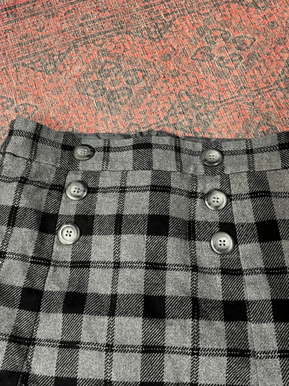 SZ 10 - GAP Plaid Button Twee Mini Skirt