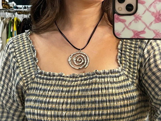 Swirl Pendant Necklace (Lg)