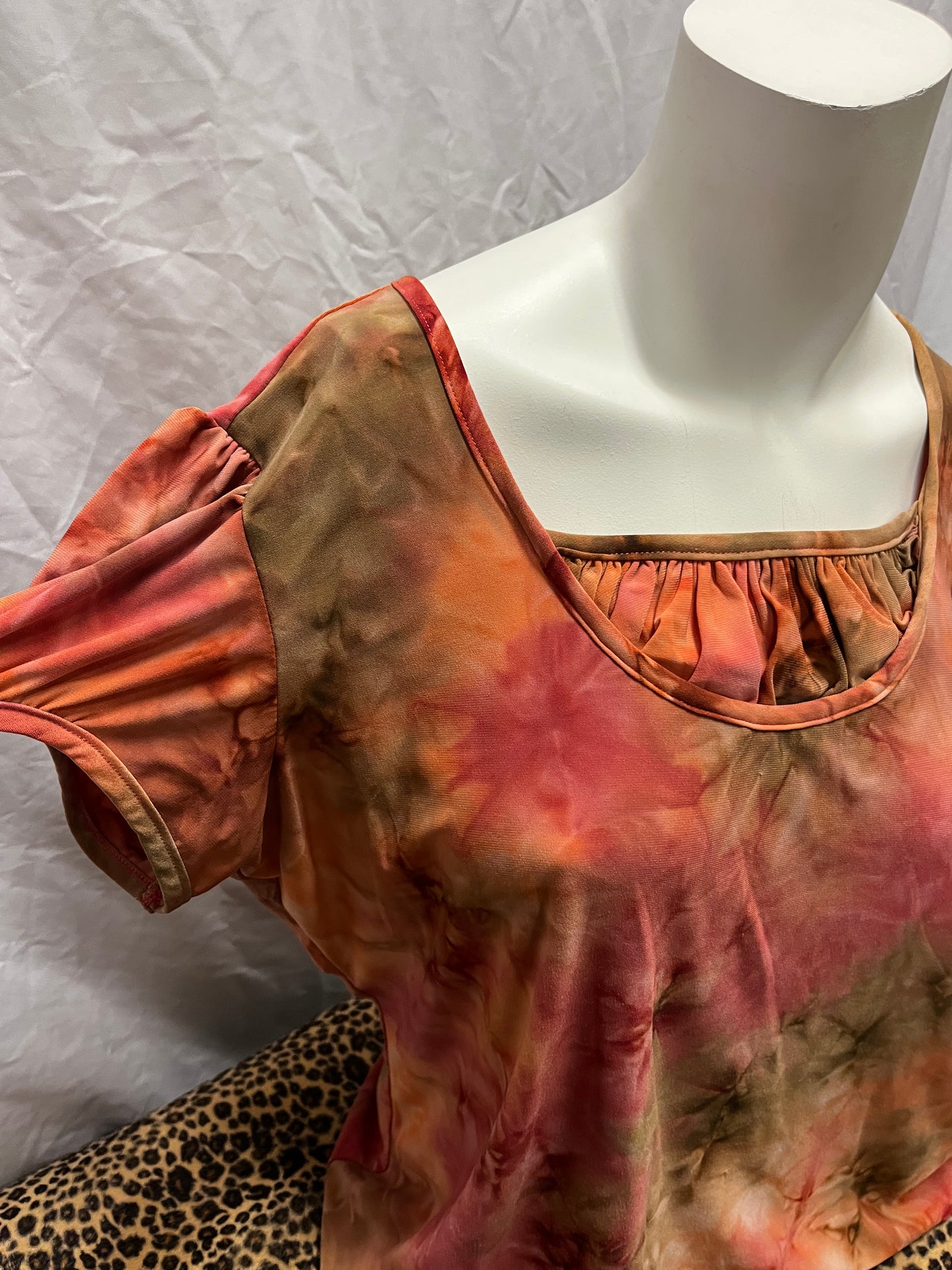 XL - Clientele 90s Tie Dye Peasant Top
