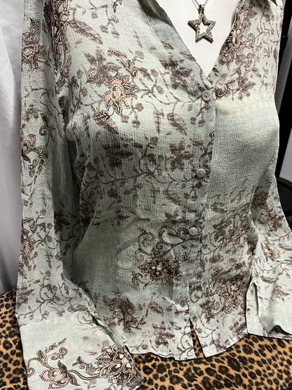 L - Caslon 2000s Floral Sheer Button Blouse