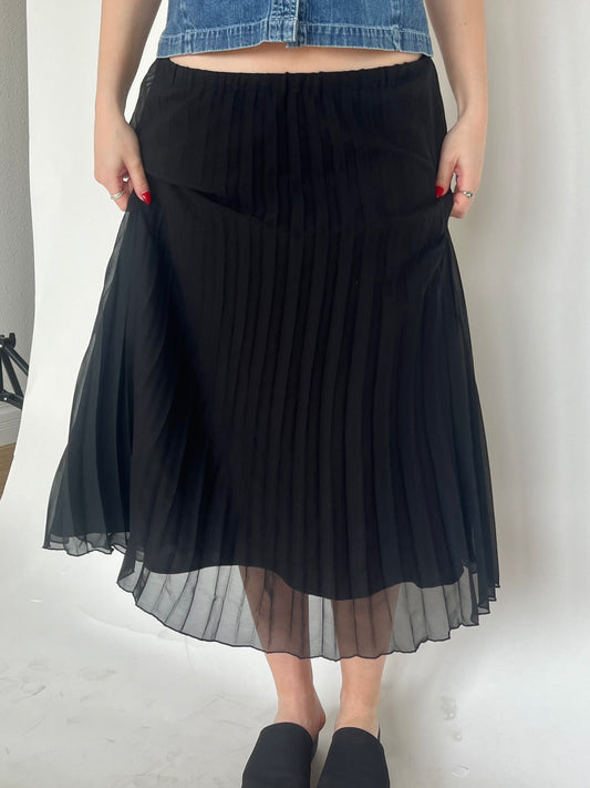 Pleated Black Mesh Overlay Long Skirt