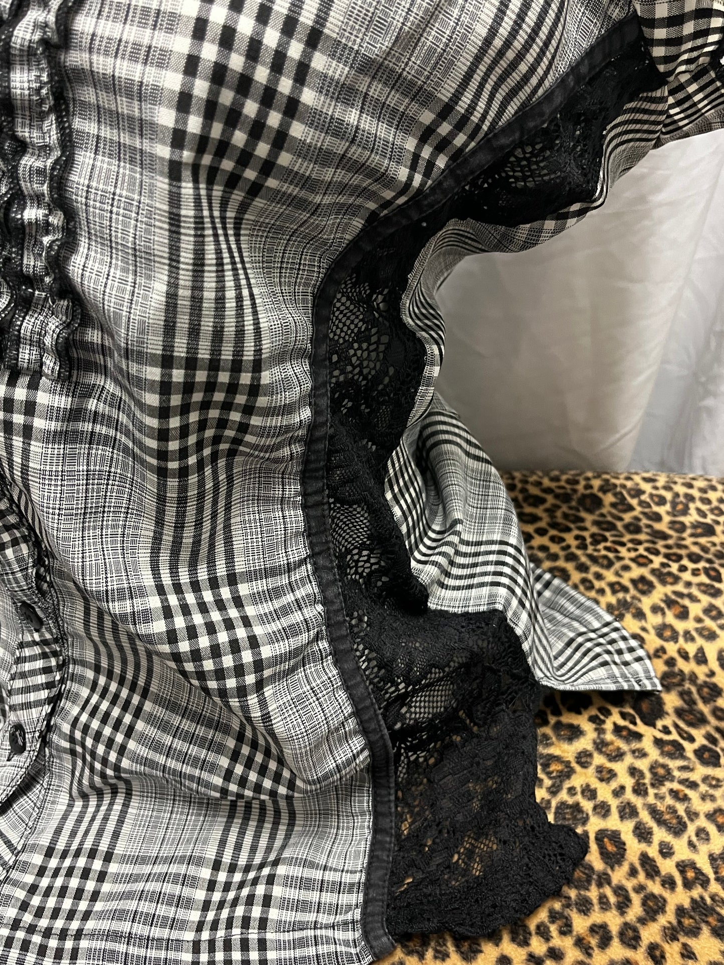 L/XL - Karv 2000s Lace Detail Button Blouse