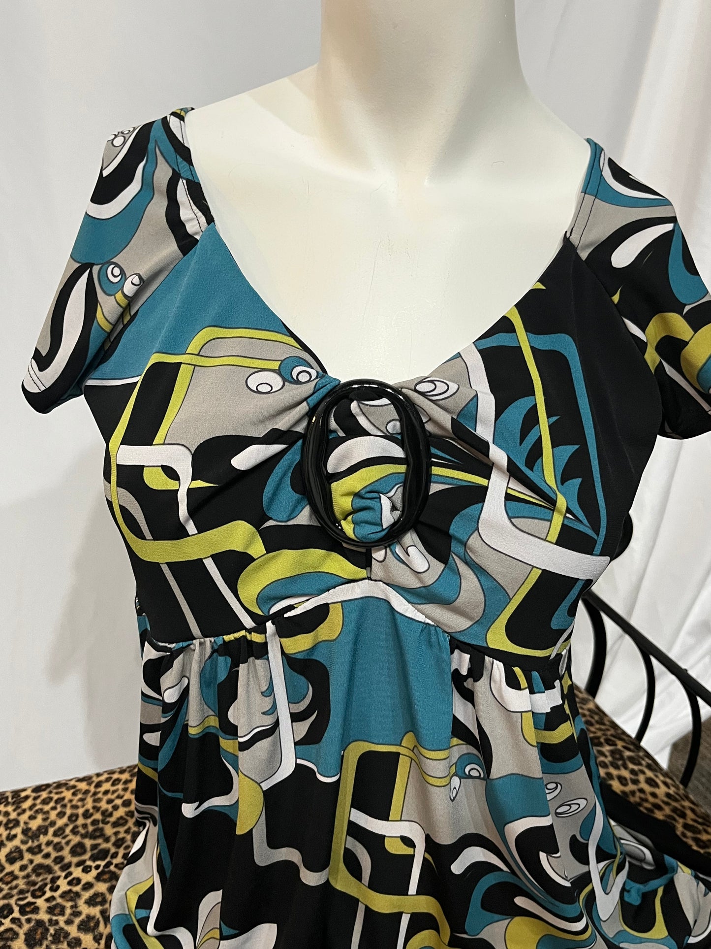M/L - Ricki's 2000s Patterned Buckle Blouse