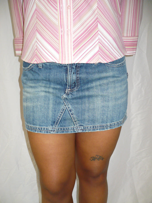 SZ 9 - Billabong Y2K Faded Denim Mini Skirt