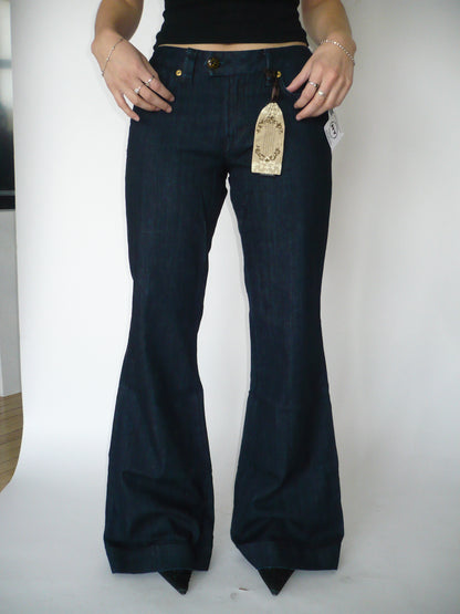 29" Buffalo Headstock Y2K Bell Bottom Jeans