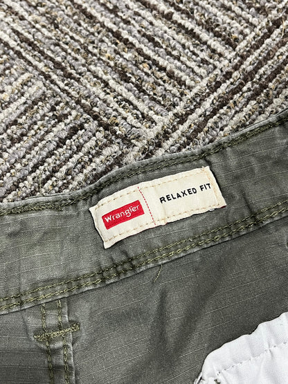 33" - Wrangler 90s Army Green Cargo Shorts