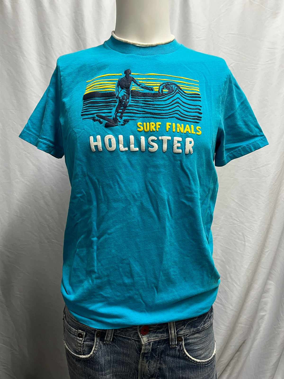 M - Hollister Y2K Surf Graphic Tee