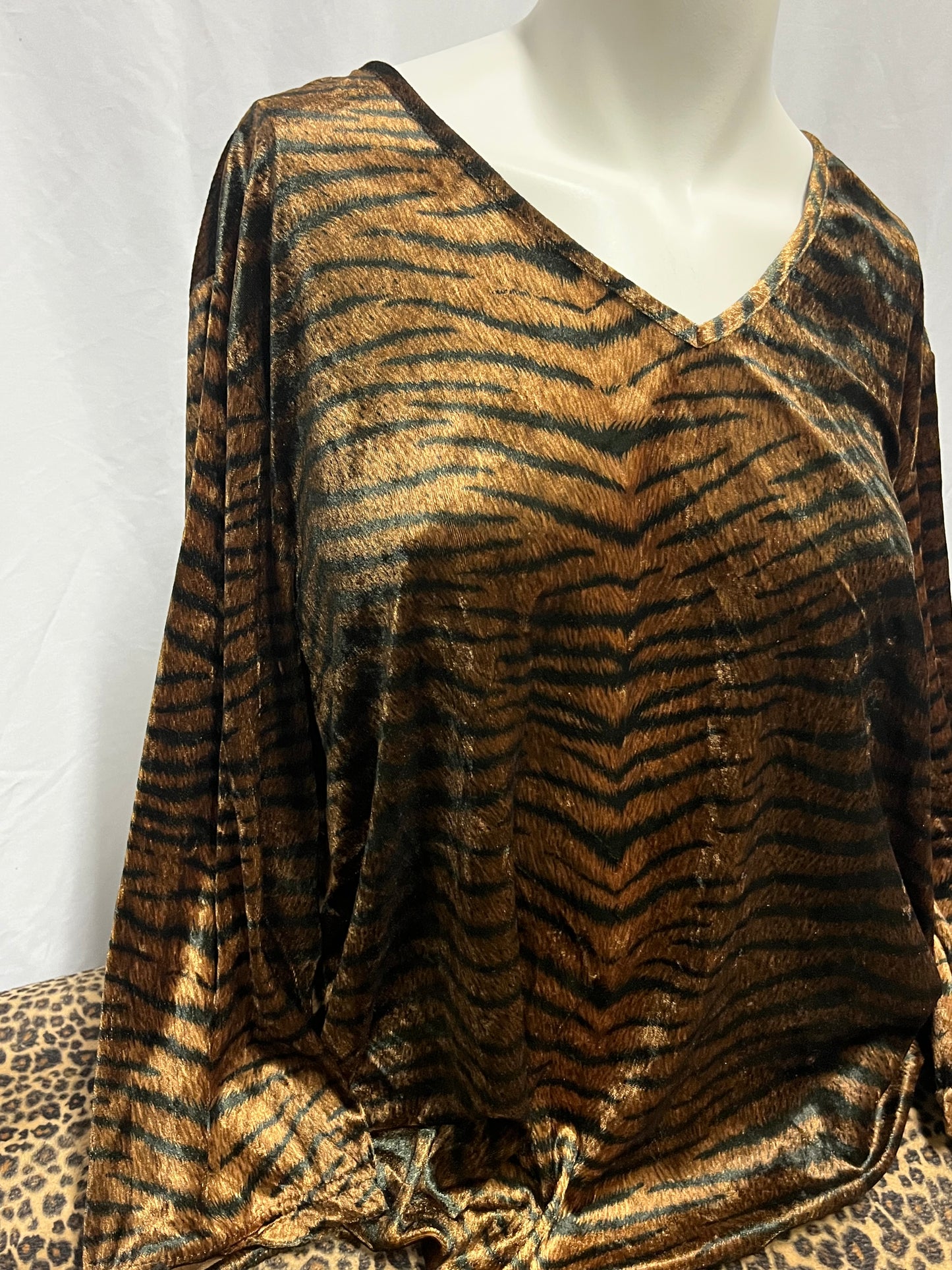 XXL - Addition Elle Velour Animal Print Blouse