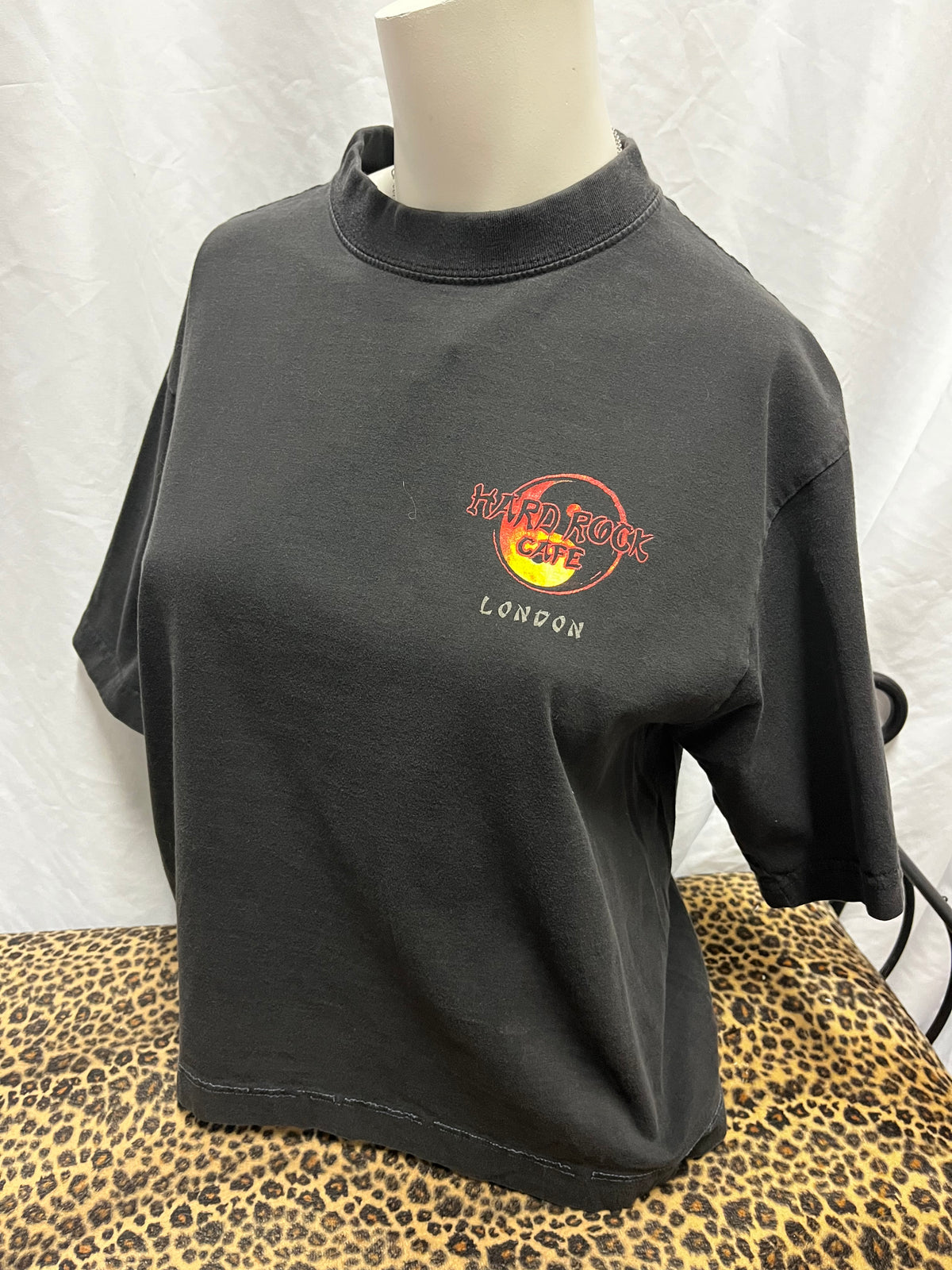 M - Hard Rock London Cropped Graphic Tee
