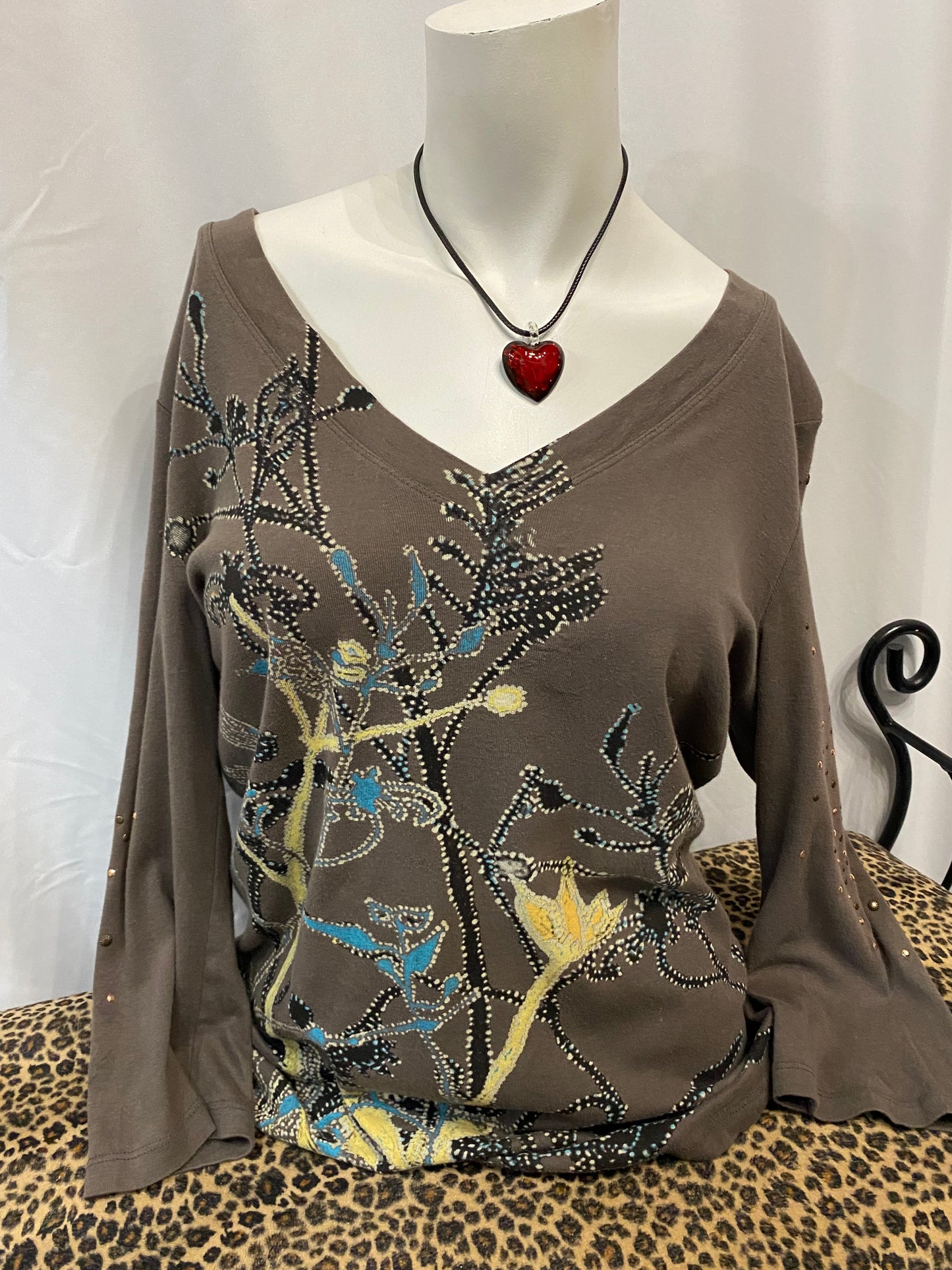 L - XCVI 2000s Studs Graphic Top