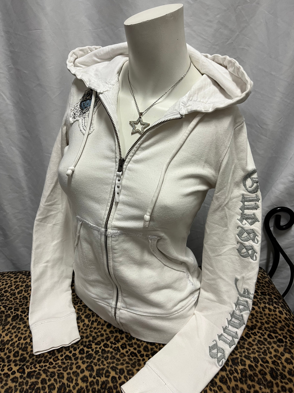 S - Guess Jeans 2000s White Bead Graphic Zip Hoodie