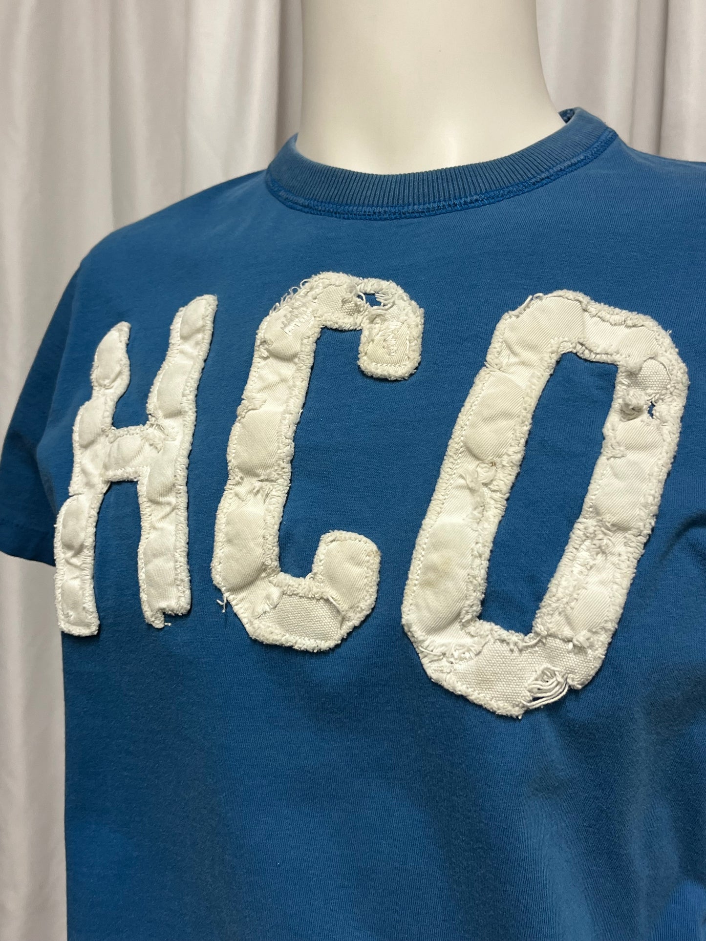 M - Hollister HCO Applique Blue Tee