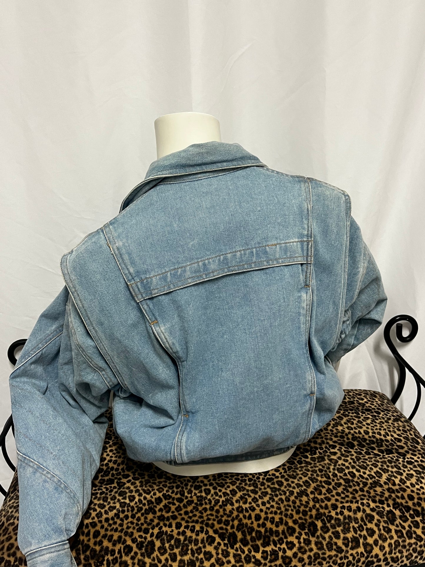 XS - Vintage 80s Light Wash Heavy Denim Jacket