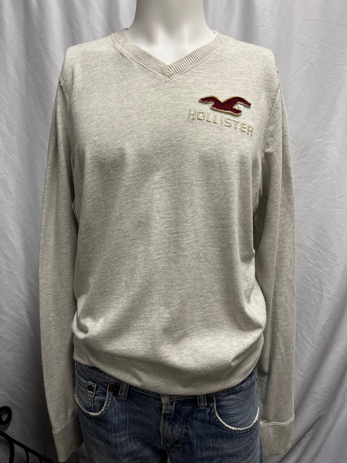 XL - Hollister Y2K Patch Logo V-Neck Sweater