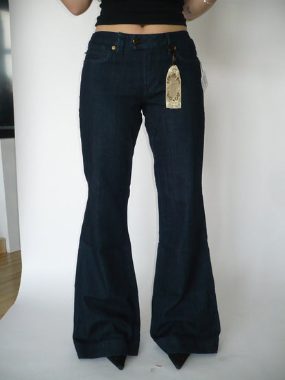 29" Buffalo Headstock Y2K Bell Bottom Jeans
