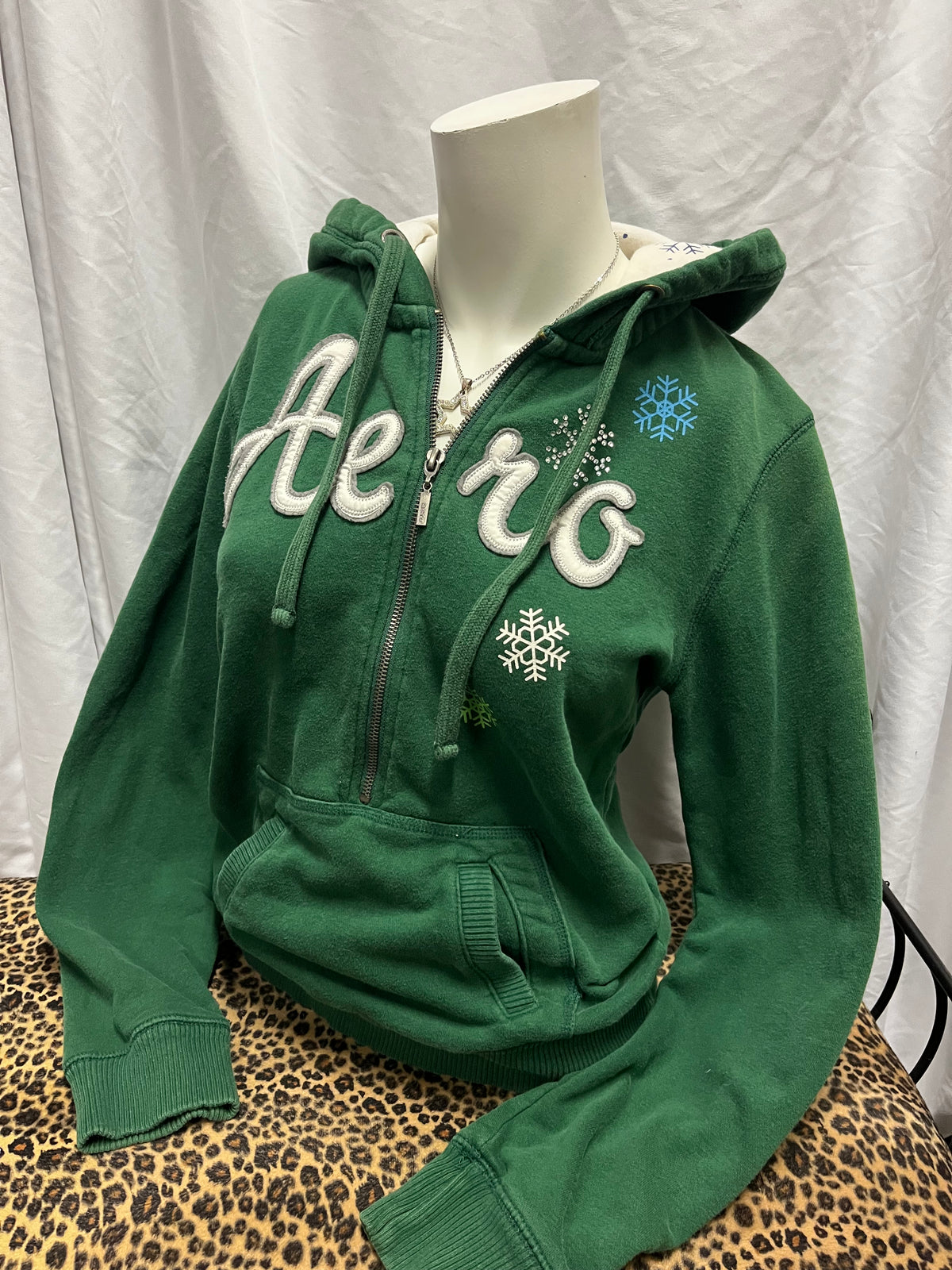 L - Aeropostale 2000s Rhinestone Snowflake Hoodie