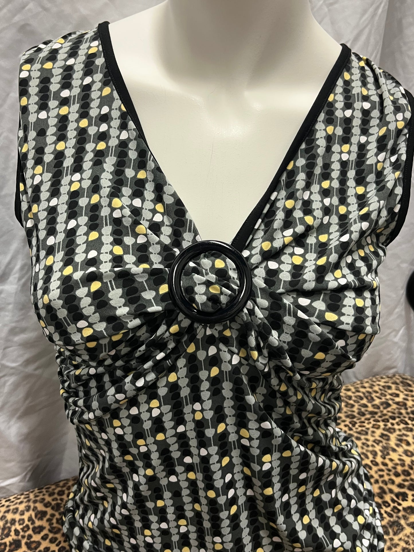 M - Suzy 2000s Patterned Buckle Top