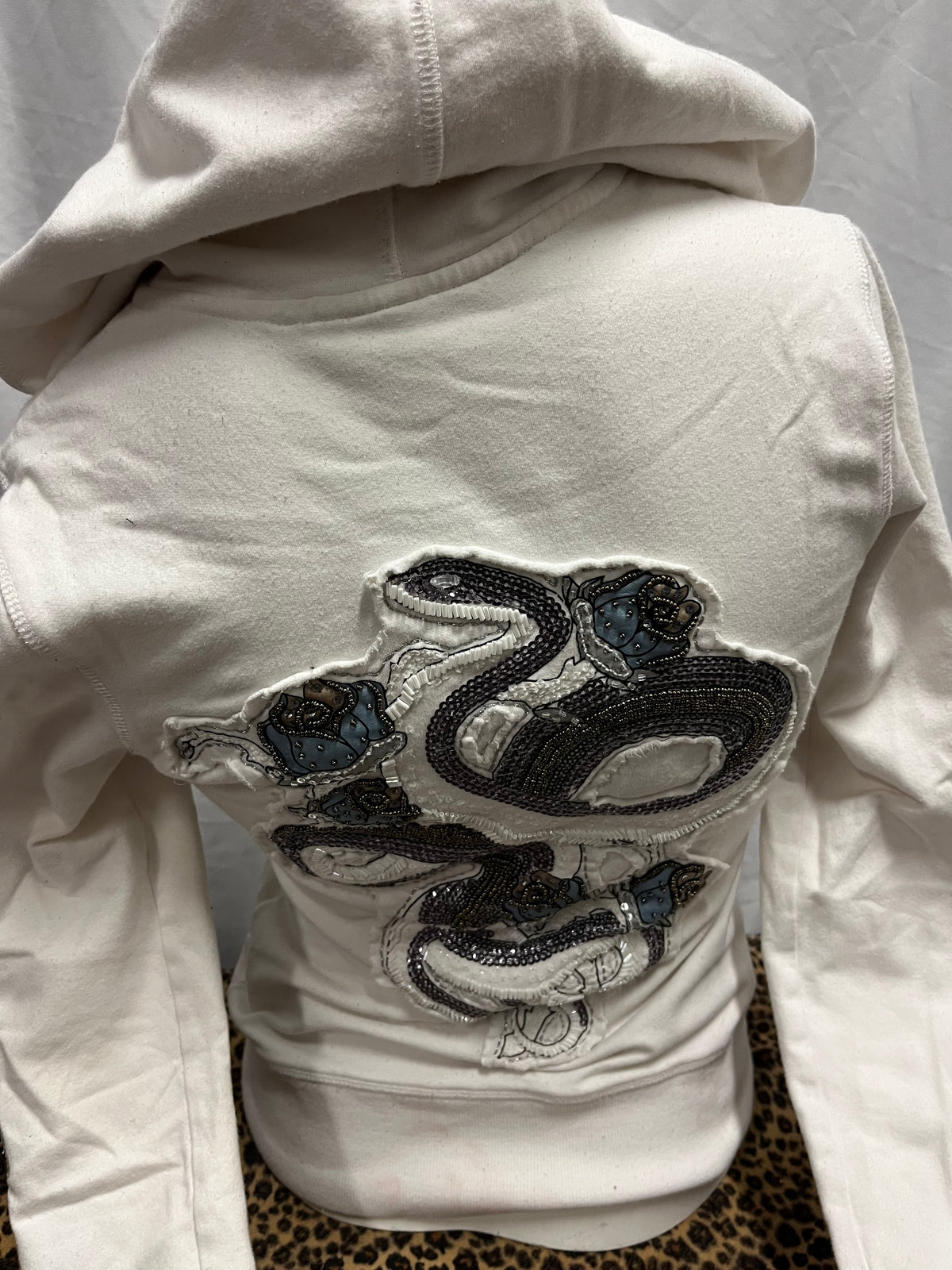S - Guess Jeans 2000s White Bead Graphic Zip Hoodie