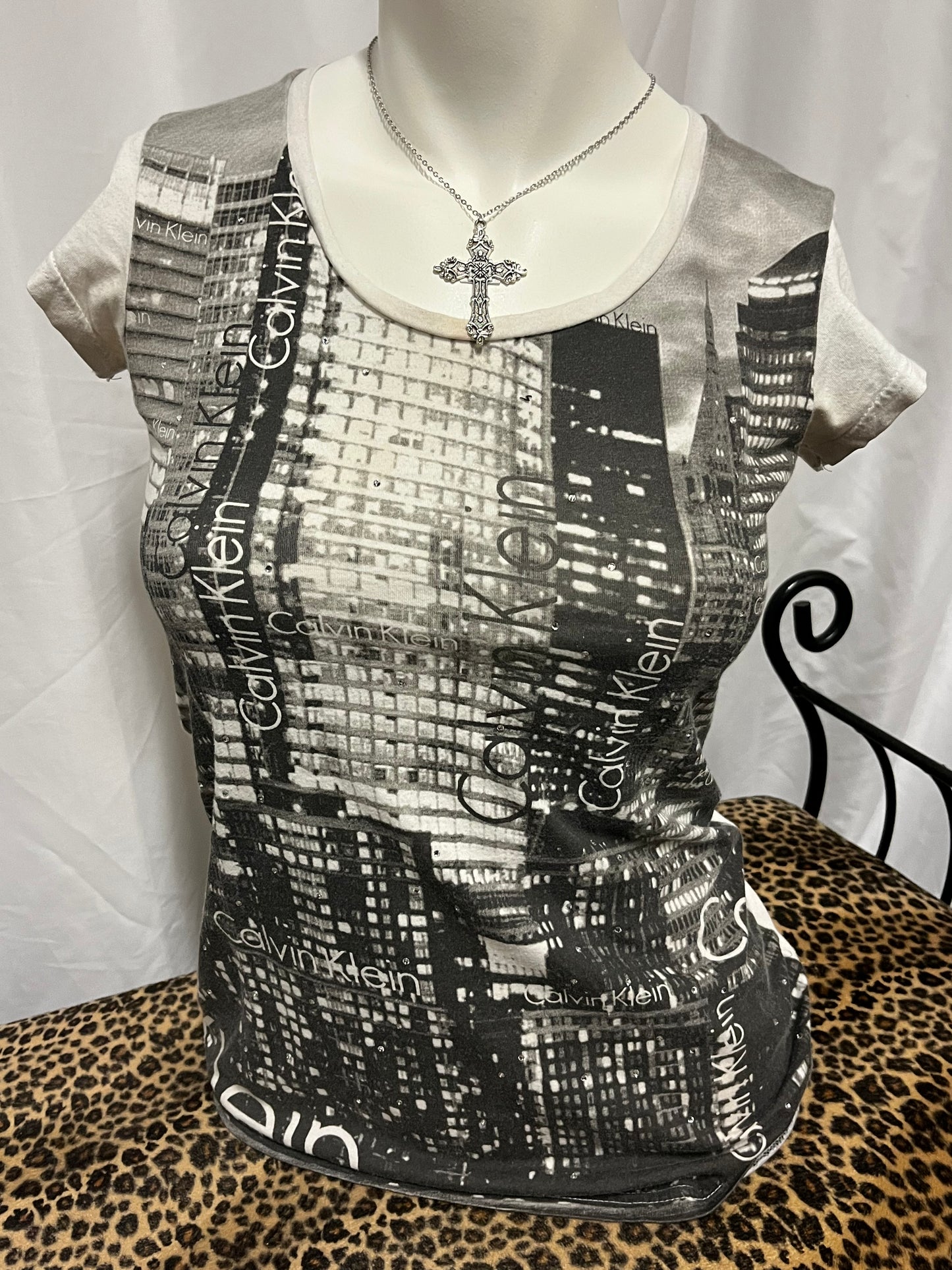 XS - Calvin Klein Cityscape Graphic Top