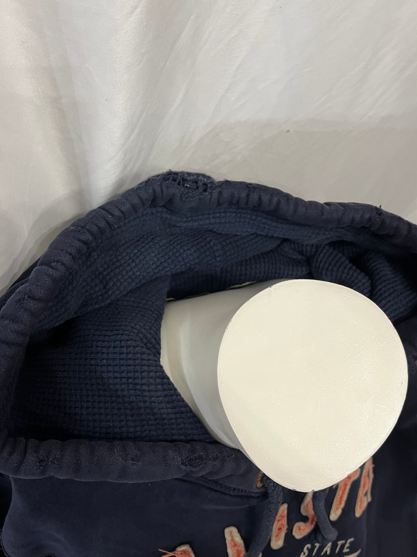 L - Hollister 2000s Applique Heavy Hoodie