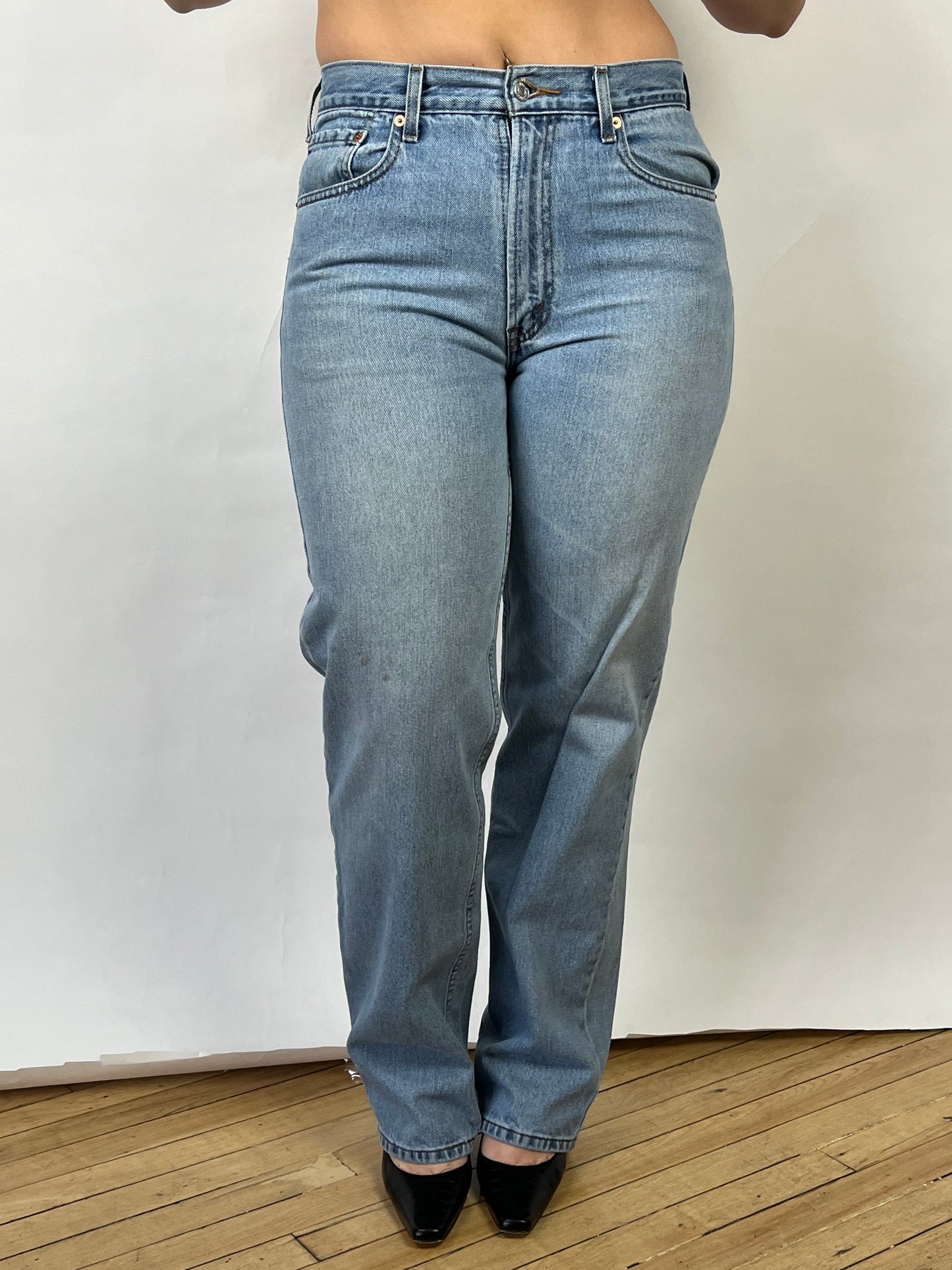 34x34 Levi's Relaxed Fit Jeans