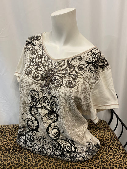 2XL - Dressbarn Studs Graphic Top