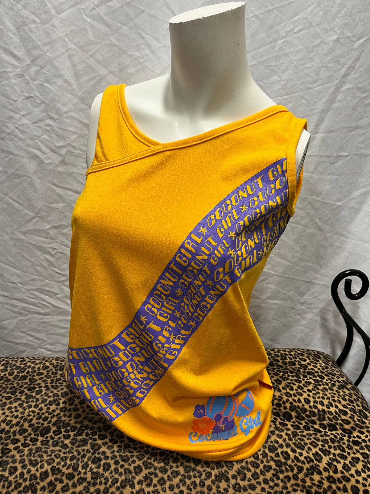 S - Pengshi Coconut Girl Asymmetrical Top
