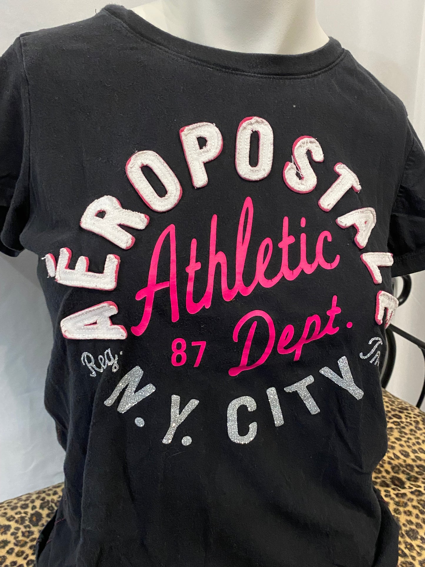L - Aeropostale Applique Black + Pink Logo Tee