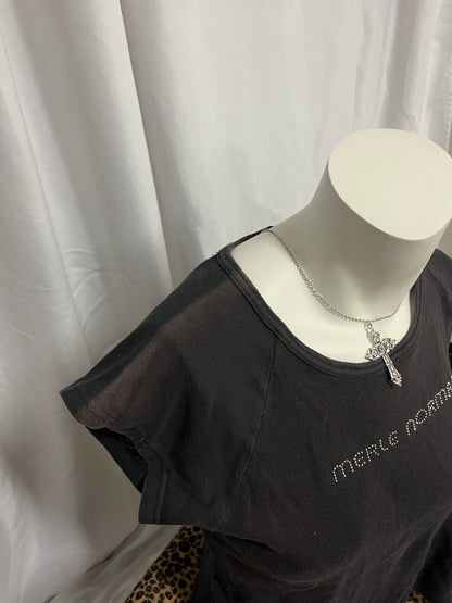 M - Merle Norman 90s Sun Bleached Baby Tee