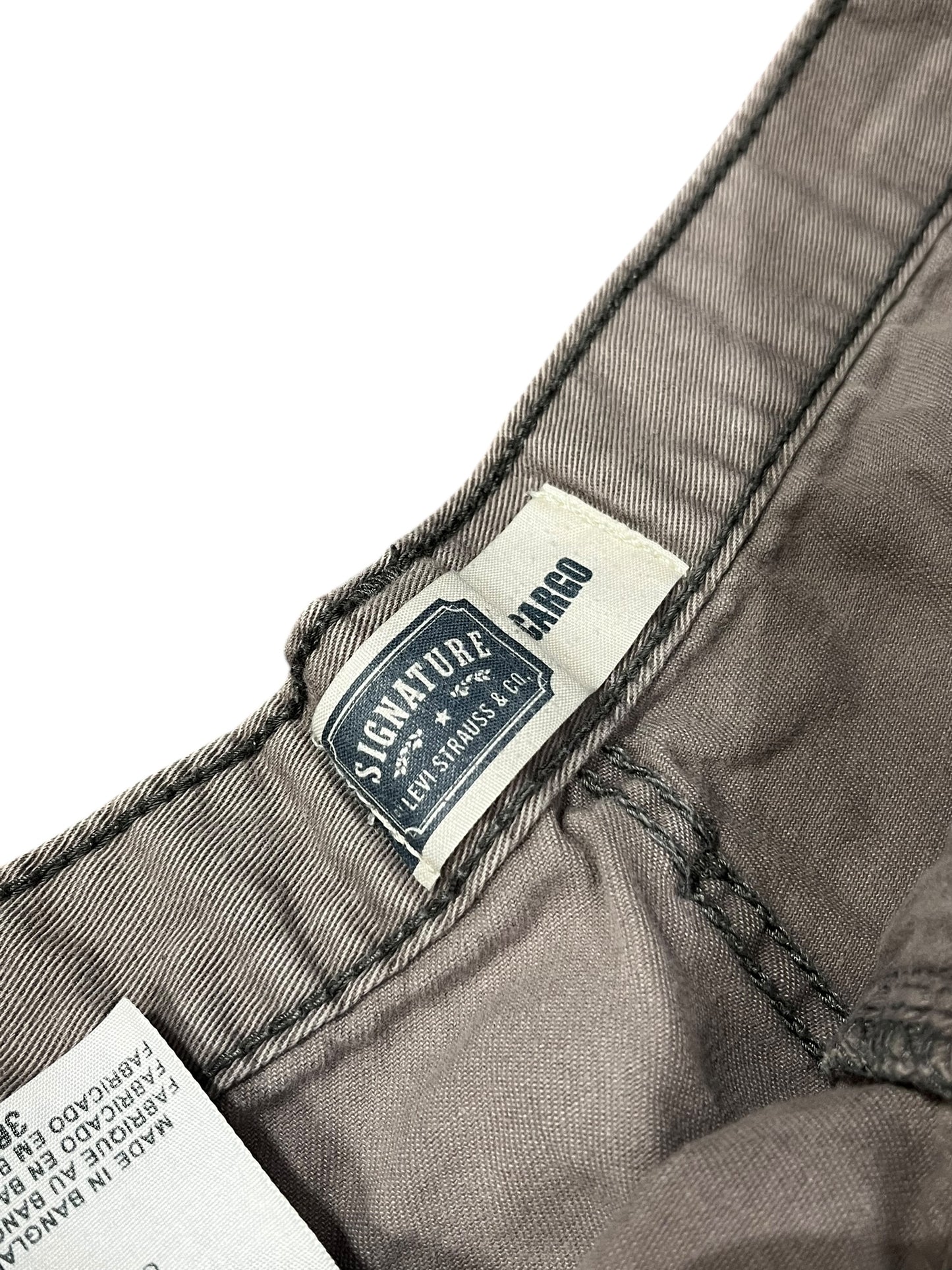 36" - Levi's 2000s Grey Cargo Shorts