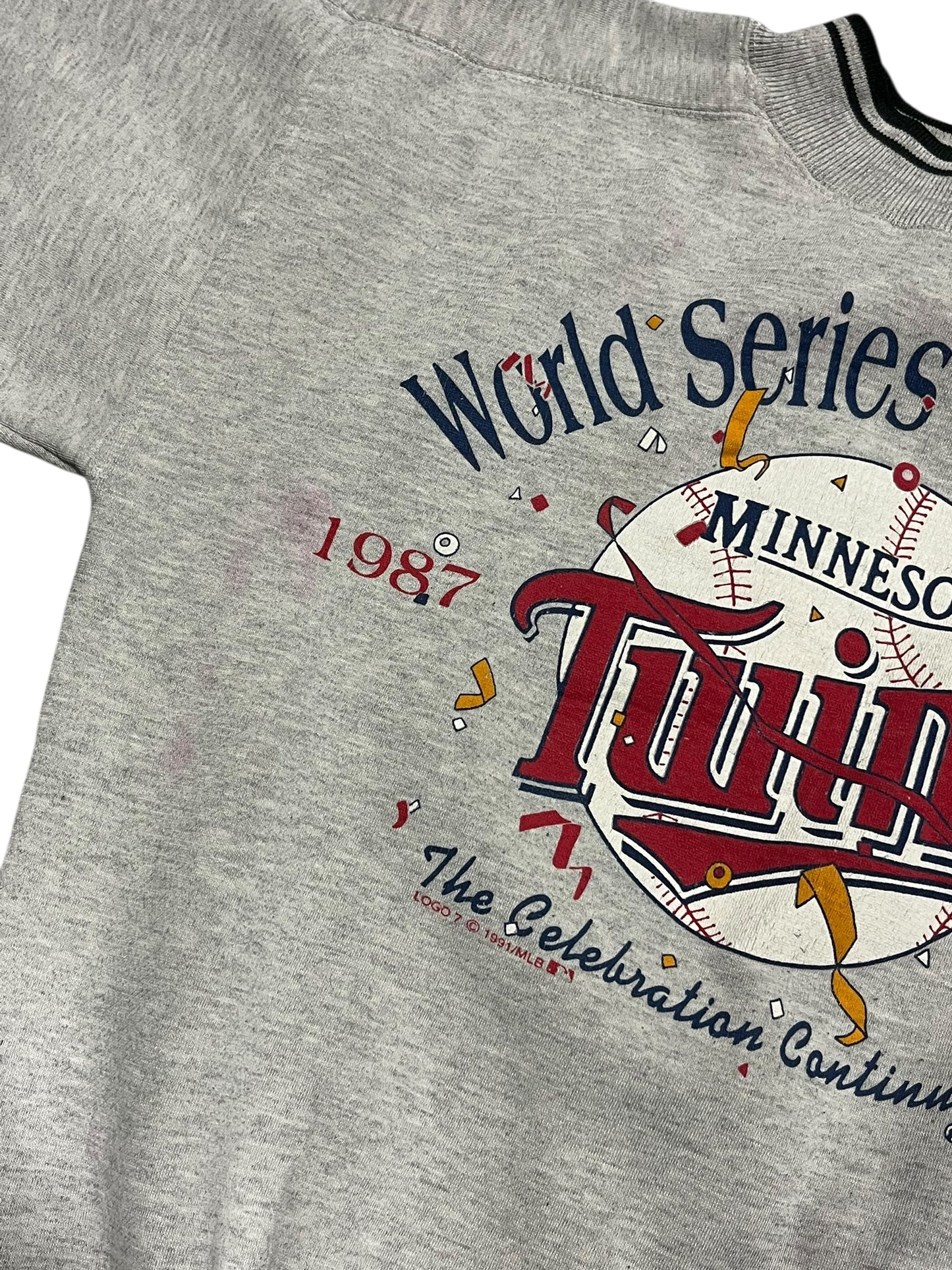 M - Minnesota Twins 1991 MLB Graphic Sweatshirt
