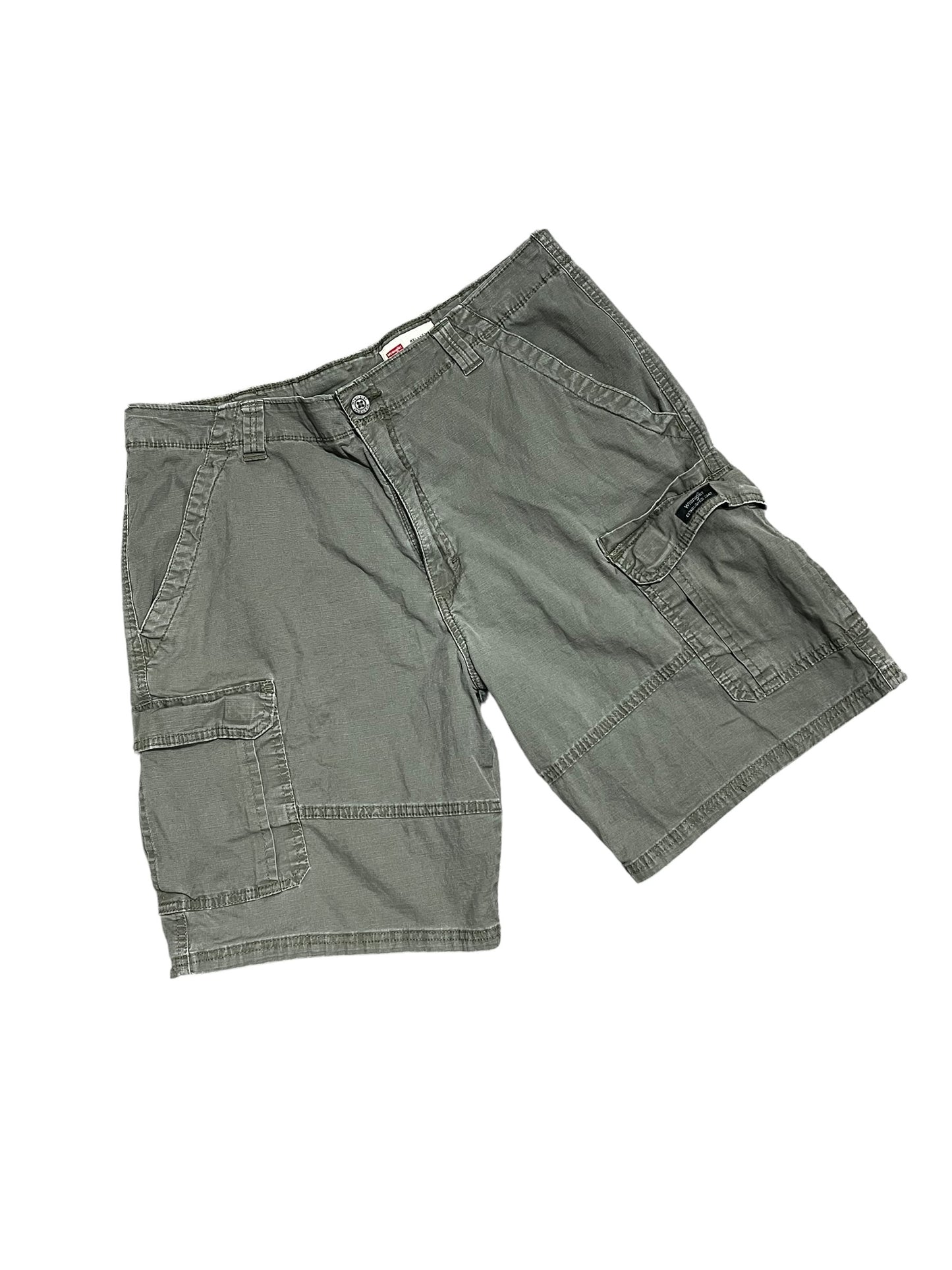 33" - Wrangler 90s Army Green Cargo Shorts