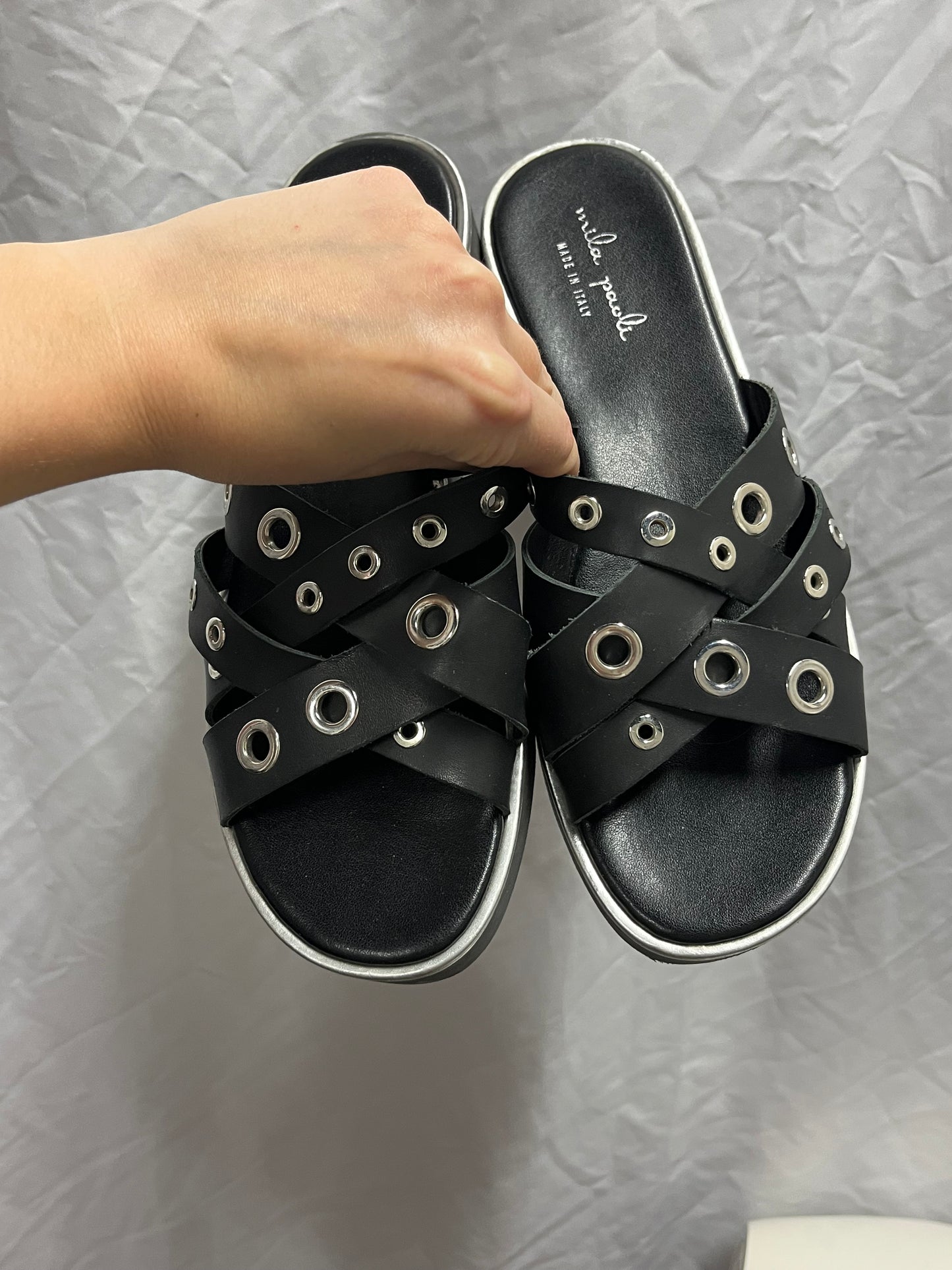 SZ 8 - Mila Paoli Grommet Detail Sandals