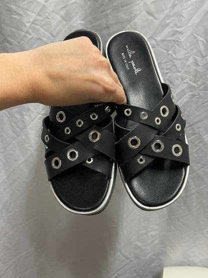 SZ 8 - Mila Paoli Grommet Detail Sandals