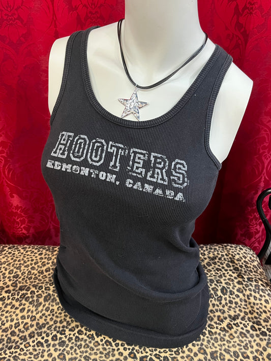 L - Hooters Graphic Tank