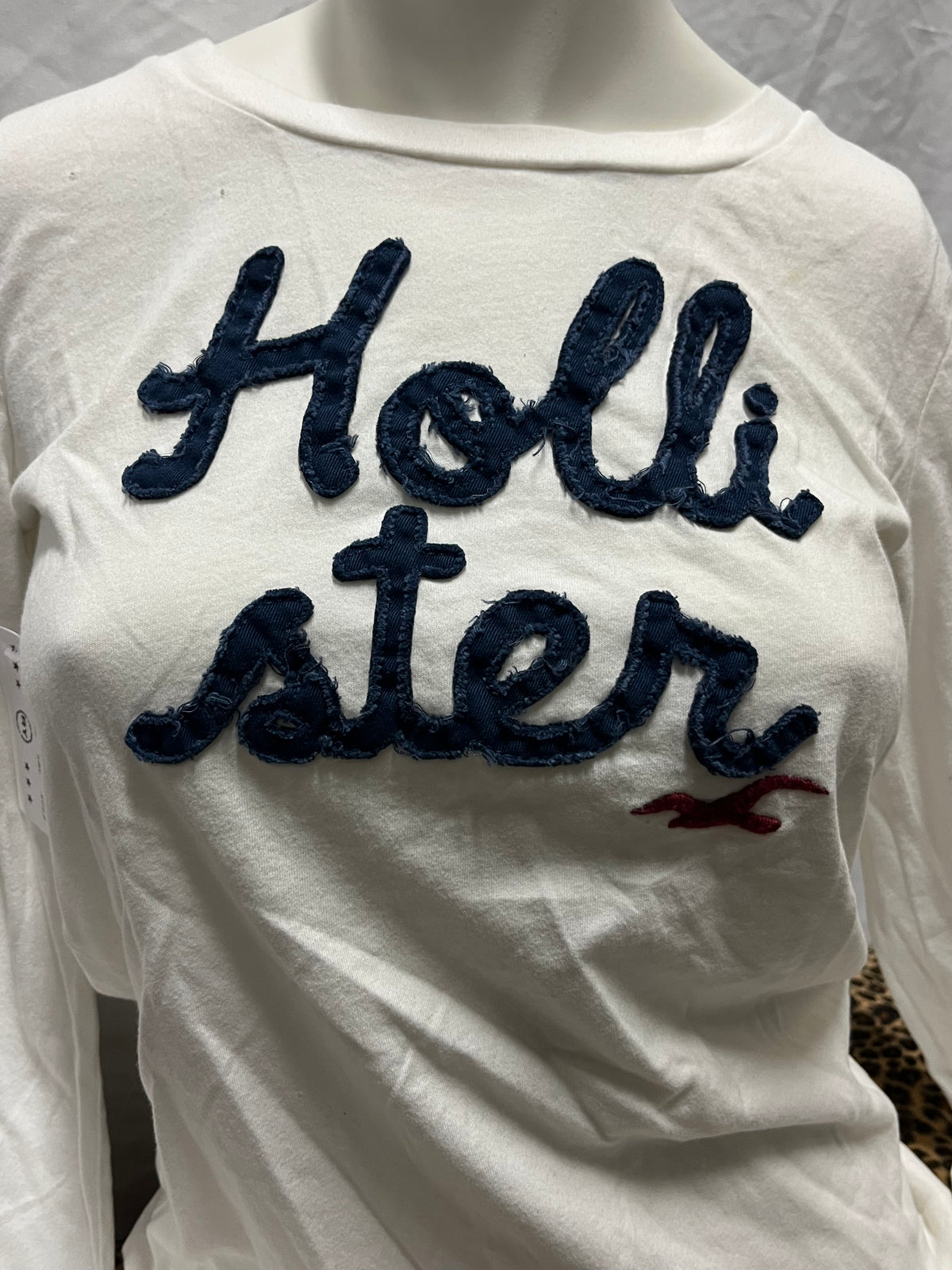 L - Hollister 2000s White Applique Long Sleeve Top