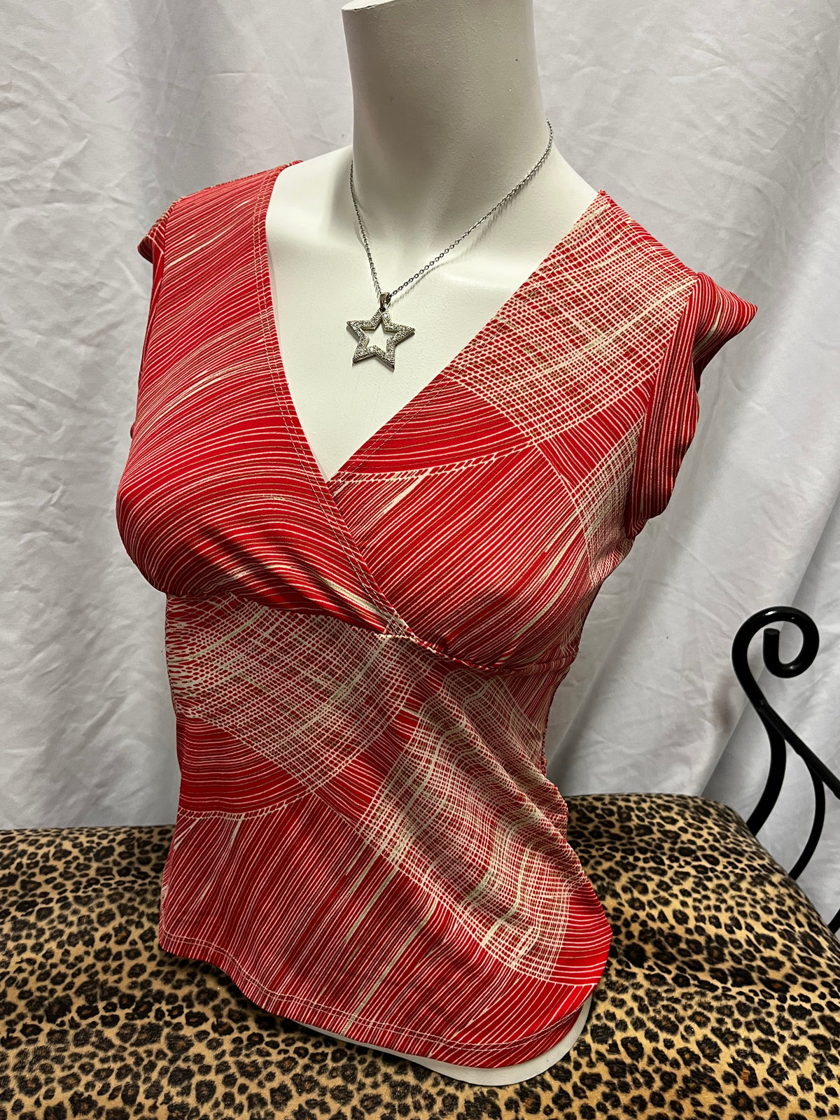 S/M - Charlotte Russe Y2K Red Patterned Tie Blouse
