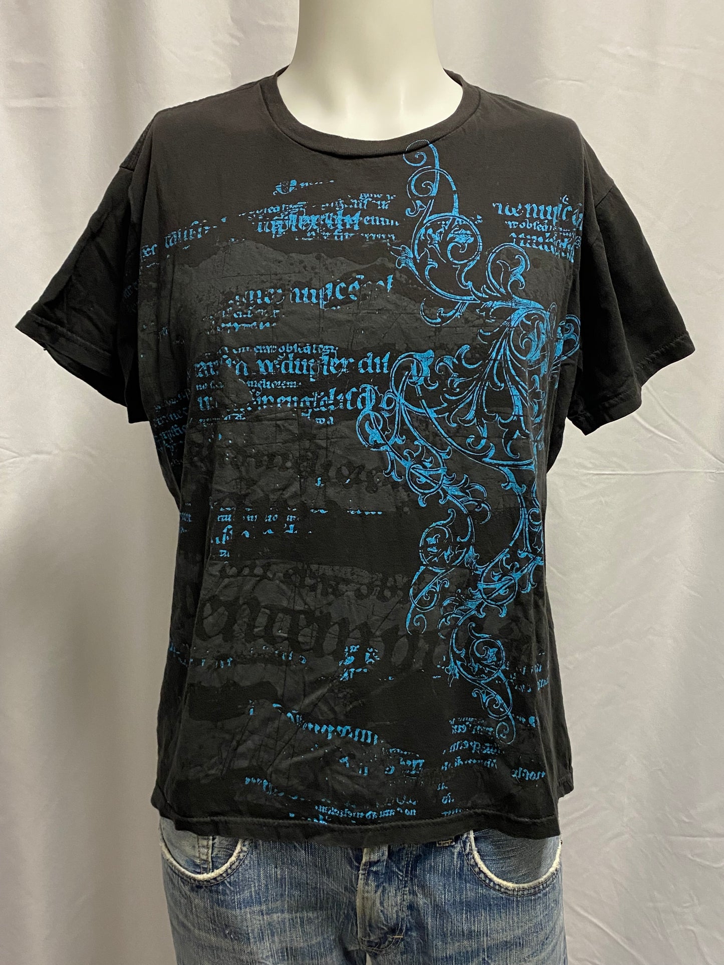 L - Citizen Earth Y2K Gothic Graphic Tee
