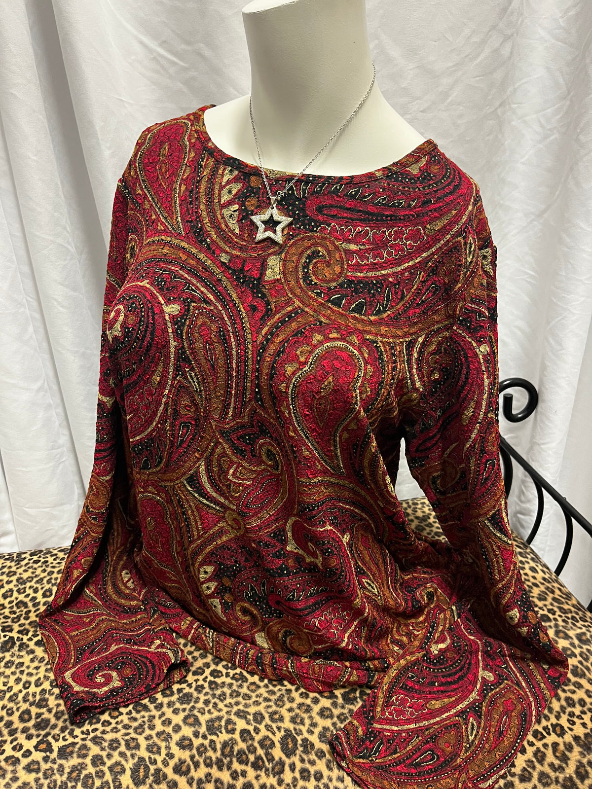 L - Nygaard 2000s Red Patterned Blouse